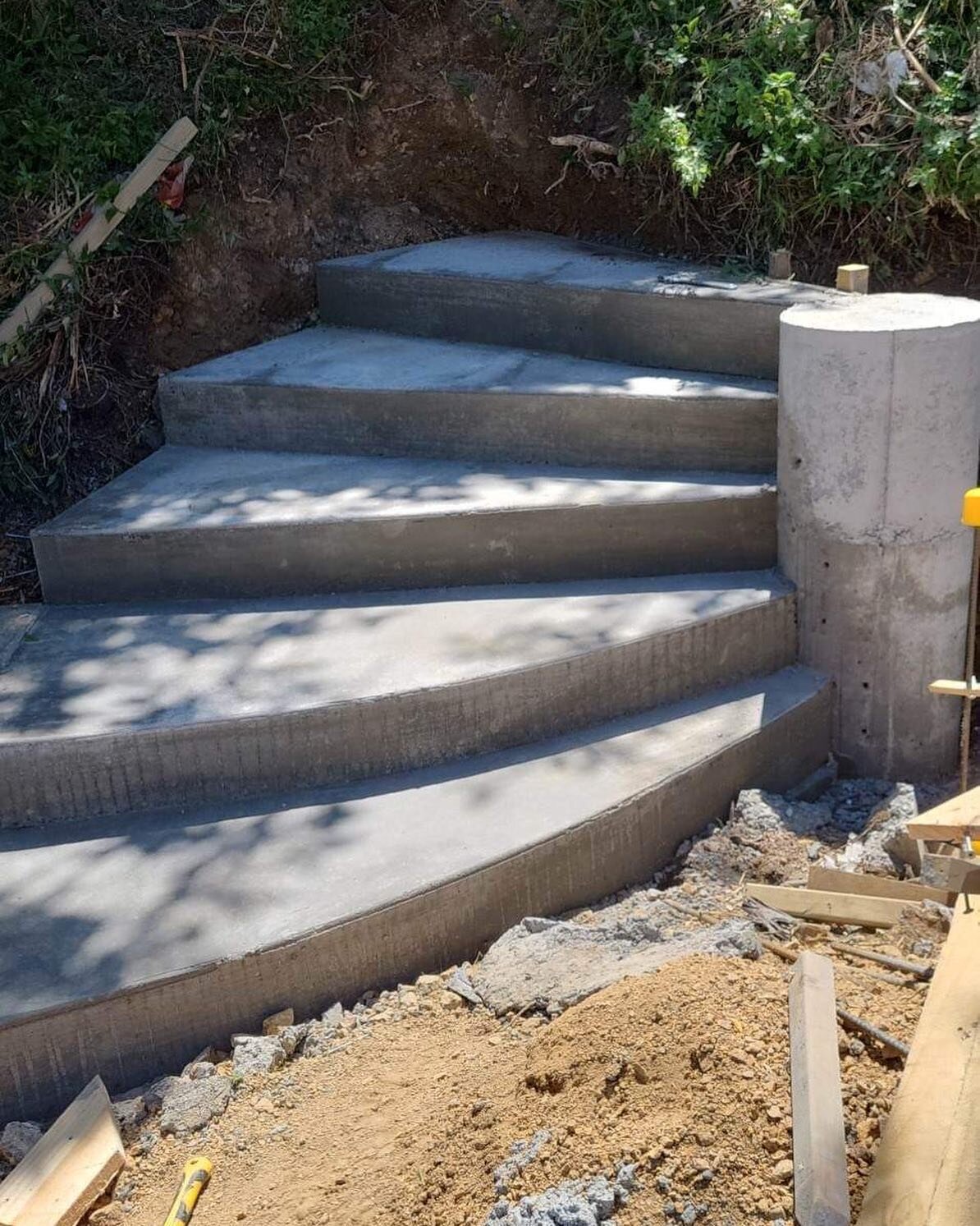 Outdoor spiral staircase in progress&hellip;

#outdoorstairs #outdoorspiralstaircase #wellingtonlandscapers #wellingtonlandscape #nzlandscaper #wellingtongarden #gardendesign