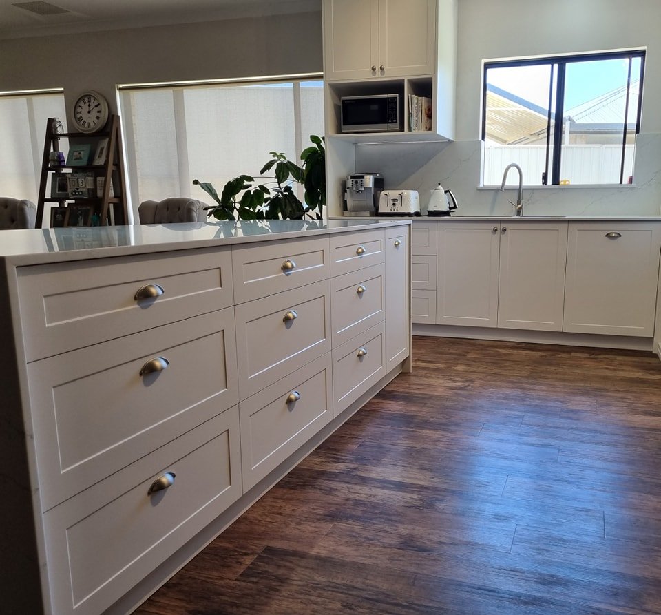 island bench front and sink.jpg