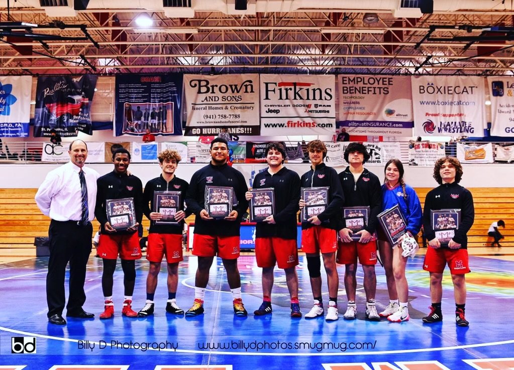 Featured Dual: Manatee seniors celebrate their night with big win