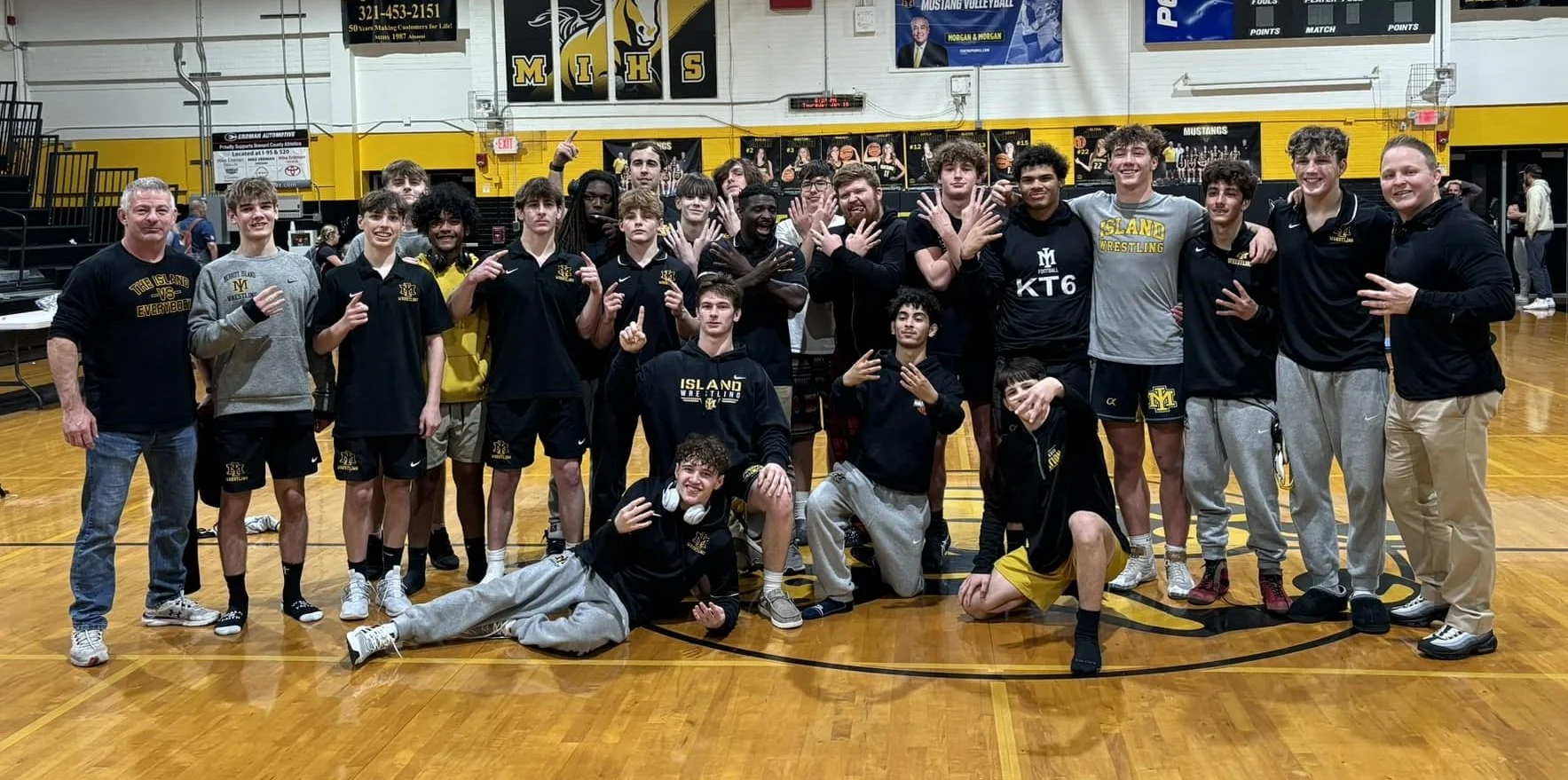 A Mustang stunner punctuates state ticket night | Region duals recap