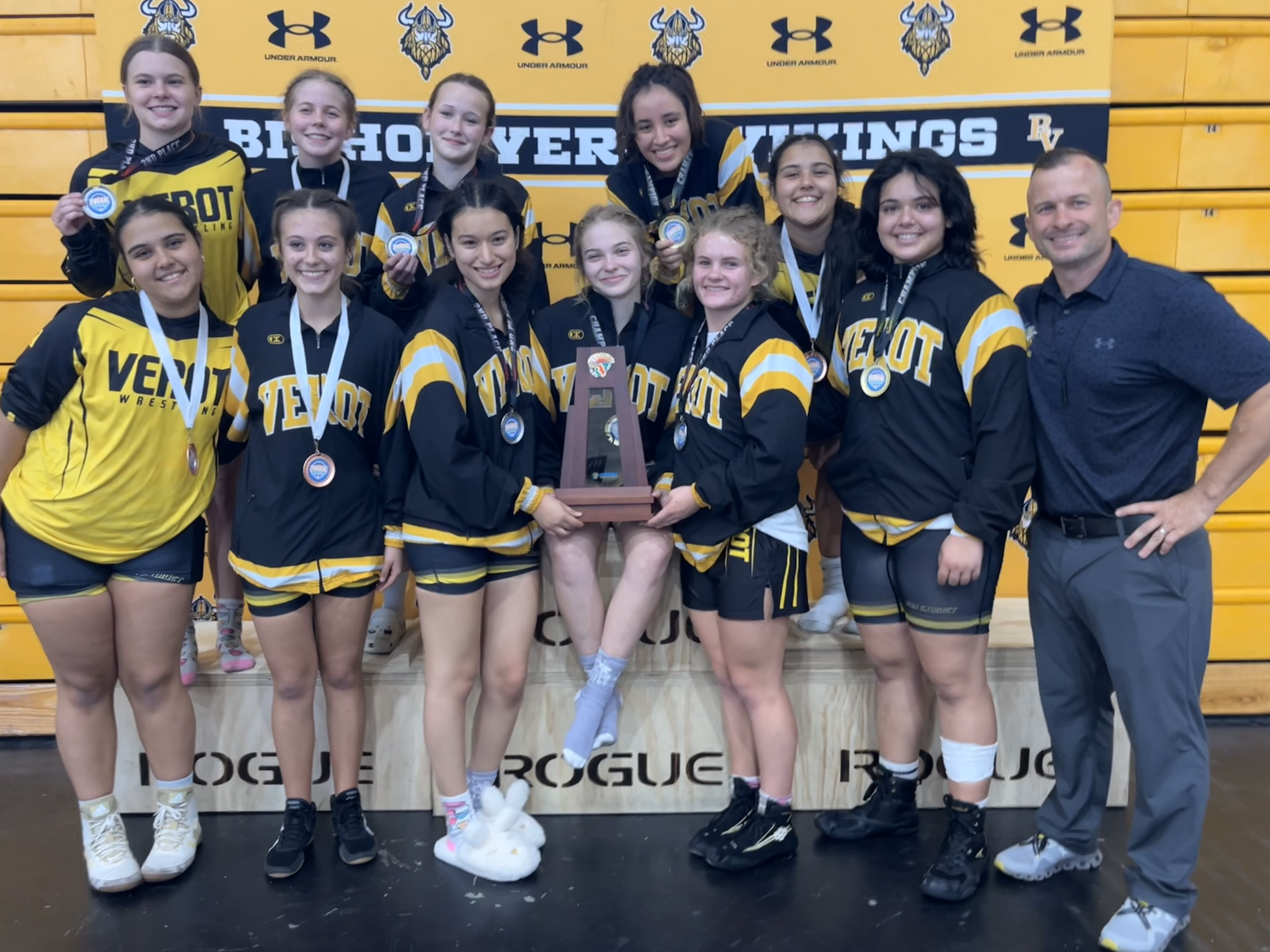 Bishop Verot earns first wrestling district title| Monday recap