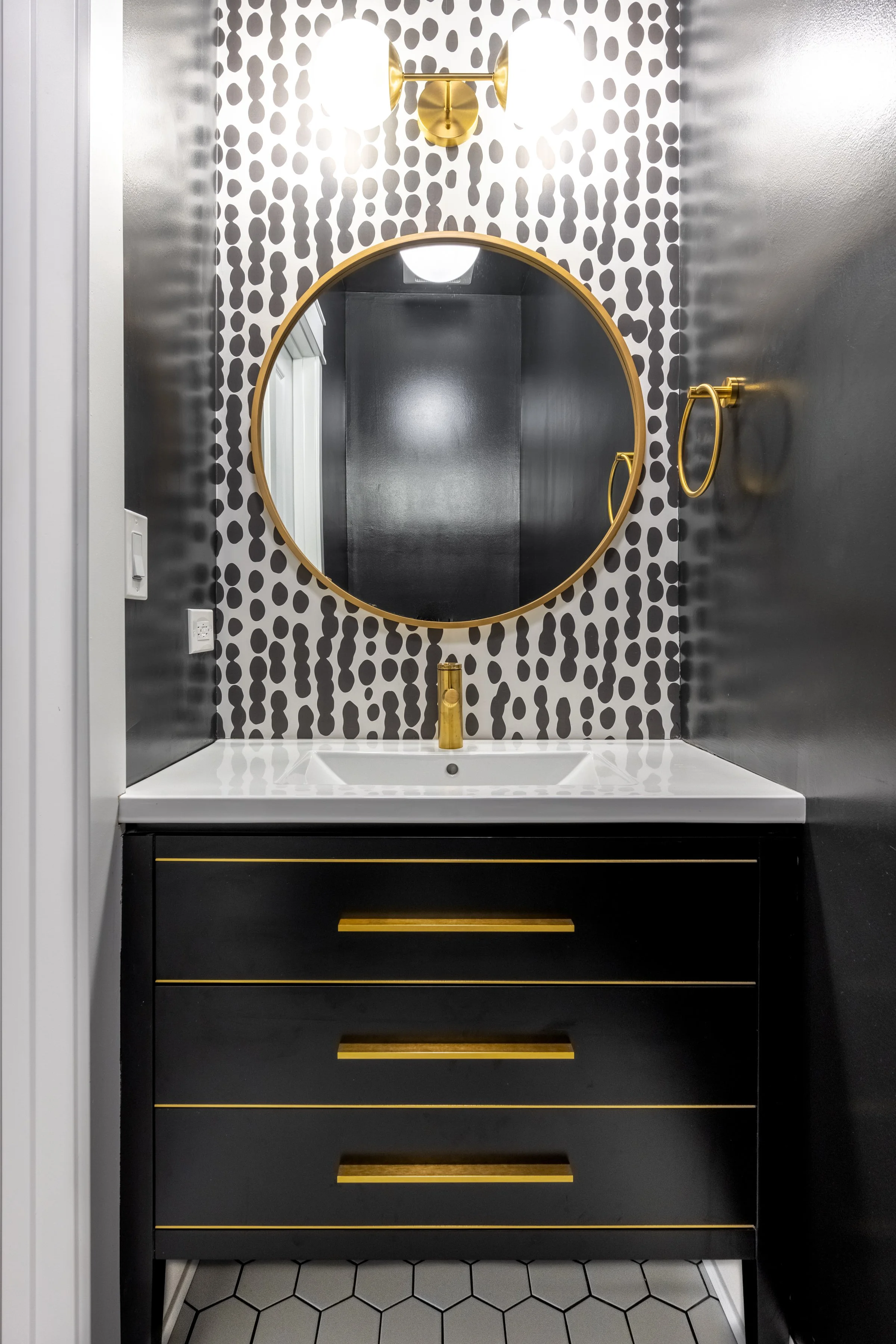 POWDER ROOM.jpg