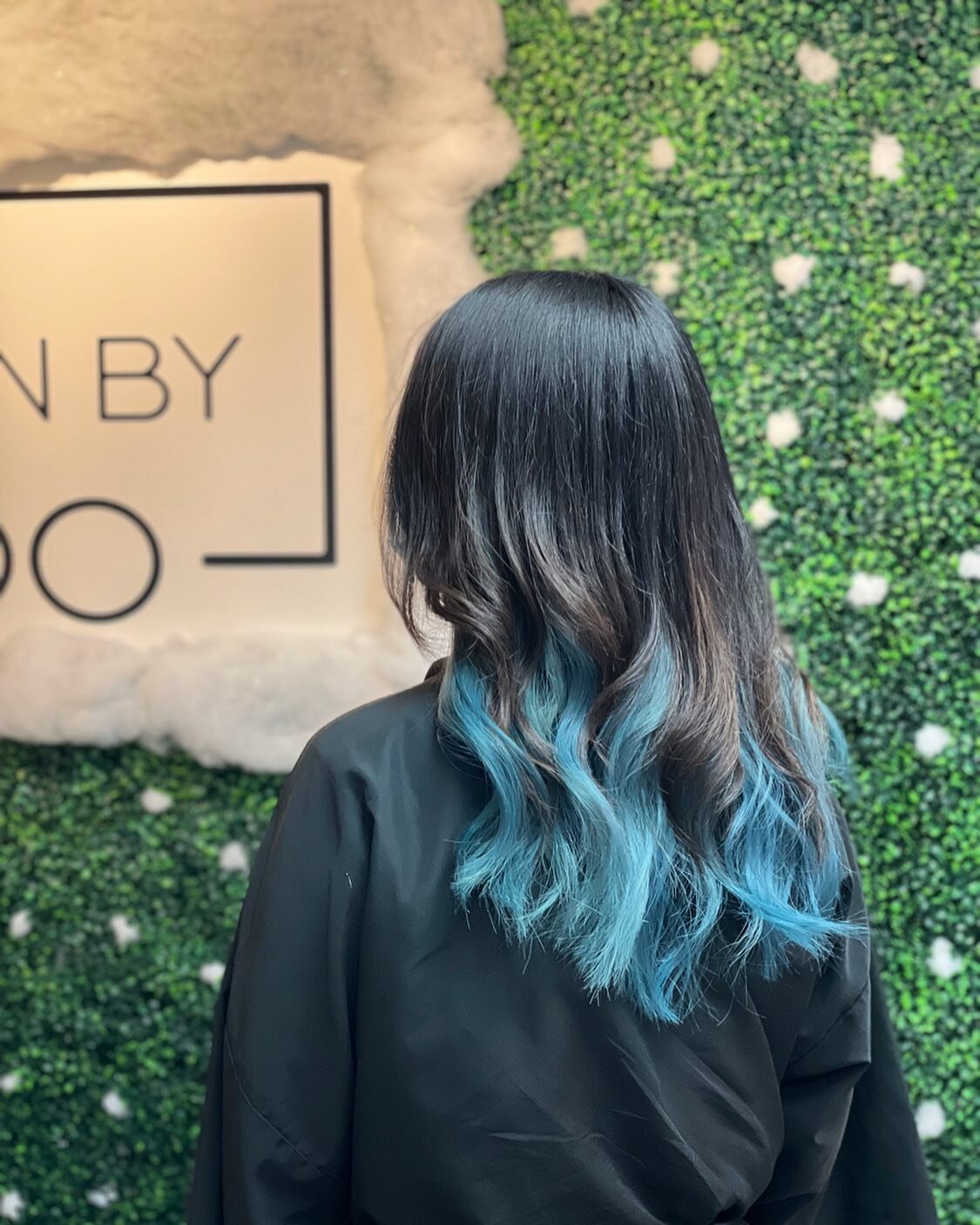 New year new color.. 🍬 
#2022 
Hair done by @cla_yoo 

#salonbyyoo #onlyou

For customer satisfaction, a 1:1 consultation will be performed before any service.

For appointment/consultation
DM / call at 8089551600
Email info@salonbyyoo.com
Www.salon