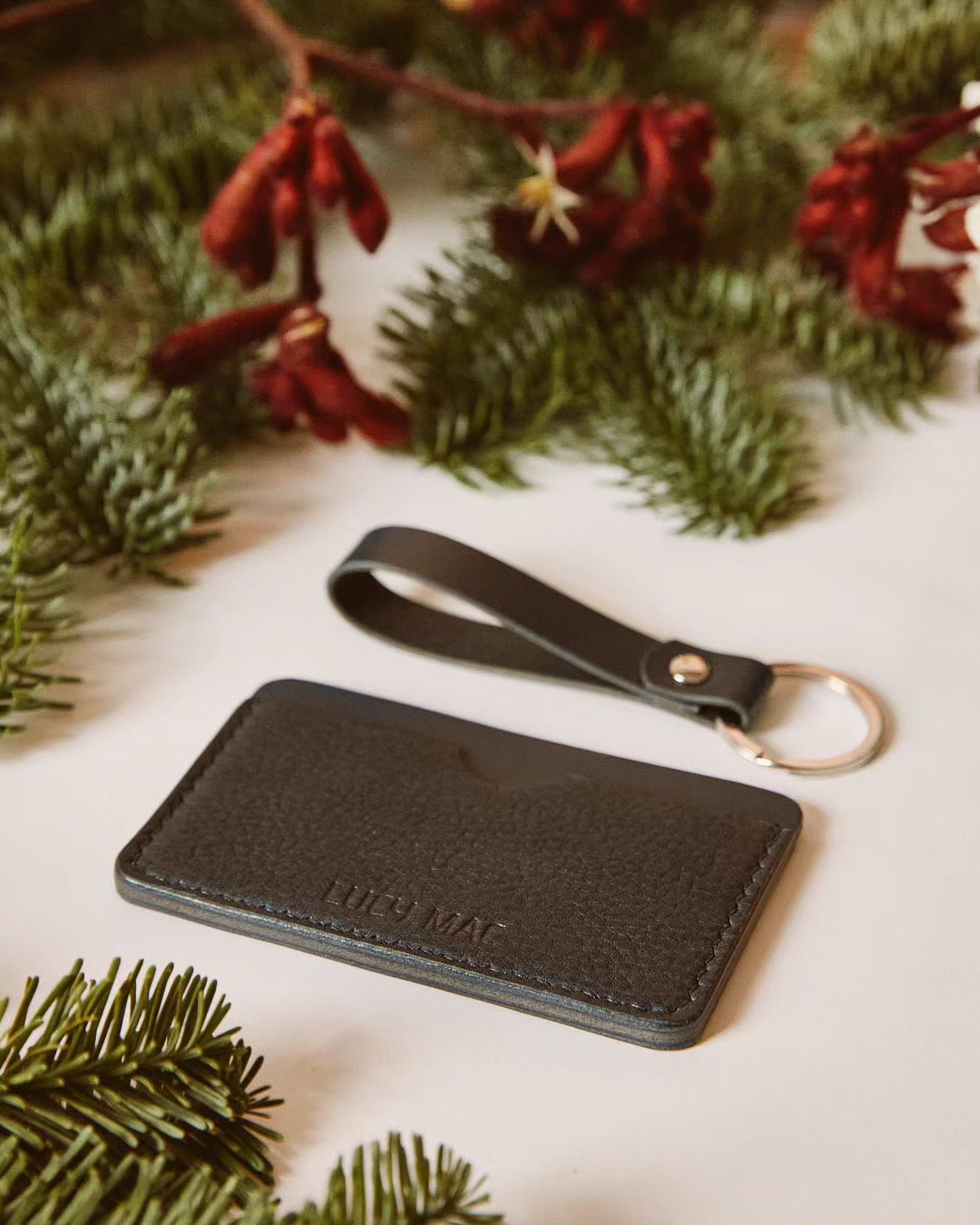 Handmade leather cardholder and matching keyring in navy

#leather #stockingfiller #christmasgift #keyrings #leather #leatherwork #peckham #lucymaconline