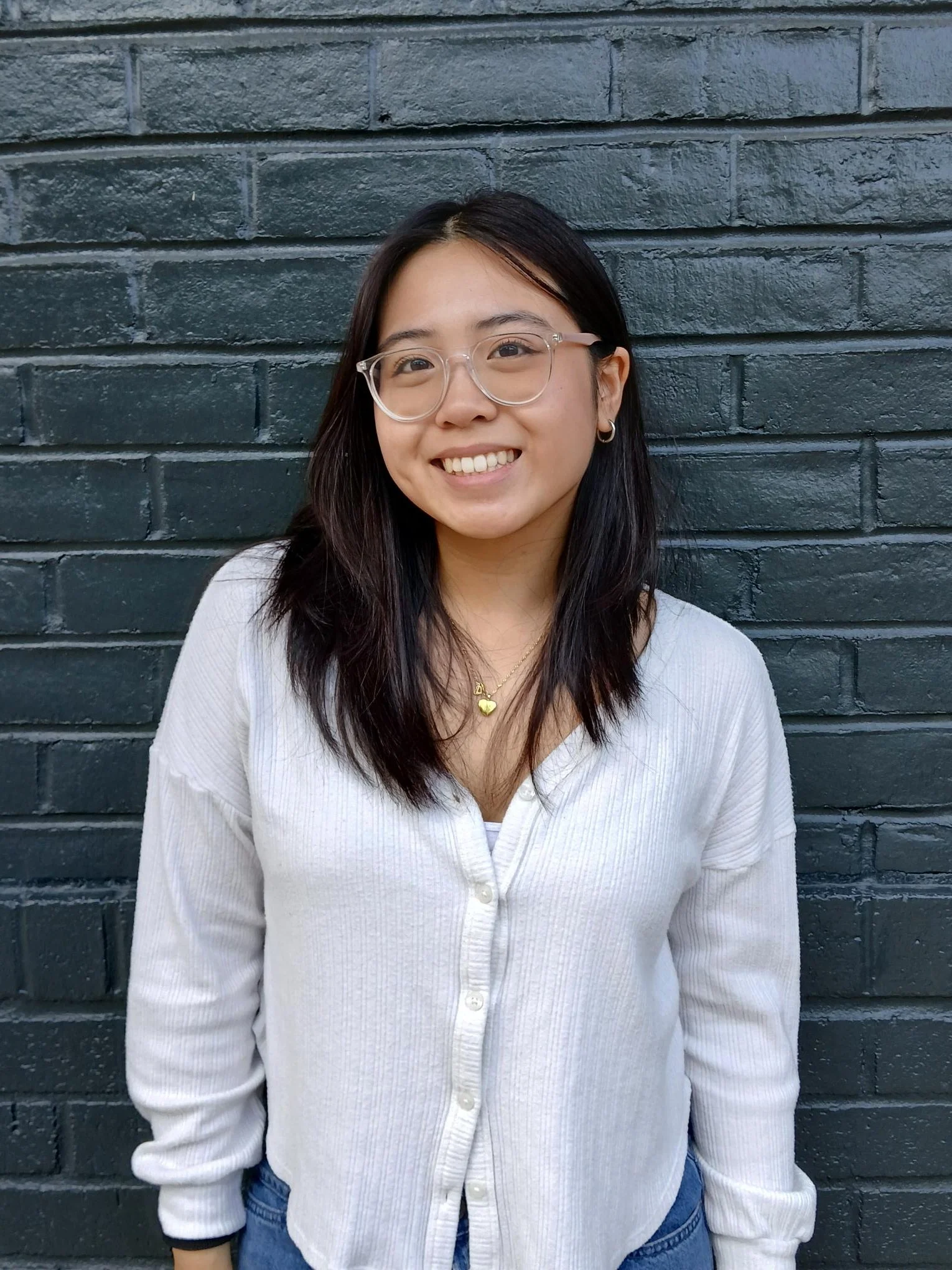 Gia Bui, of Fairfax High School, is a 2024 recipient of the Michell Merhige Scholarship. Gia overcame the physical and emotional challenges of a childhood autoimmune disease with a determination exemplified by her outstanding grades in honors and AP 