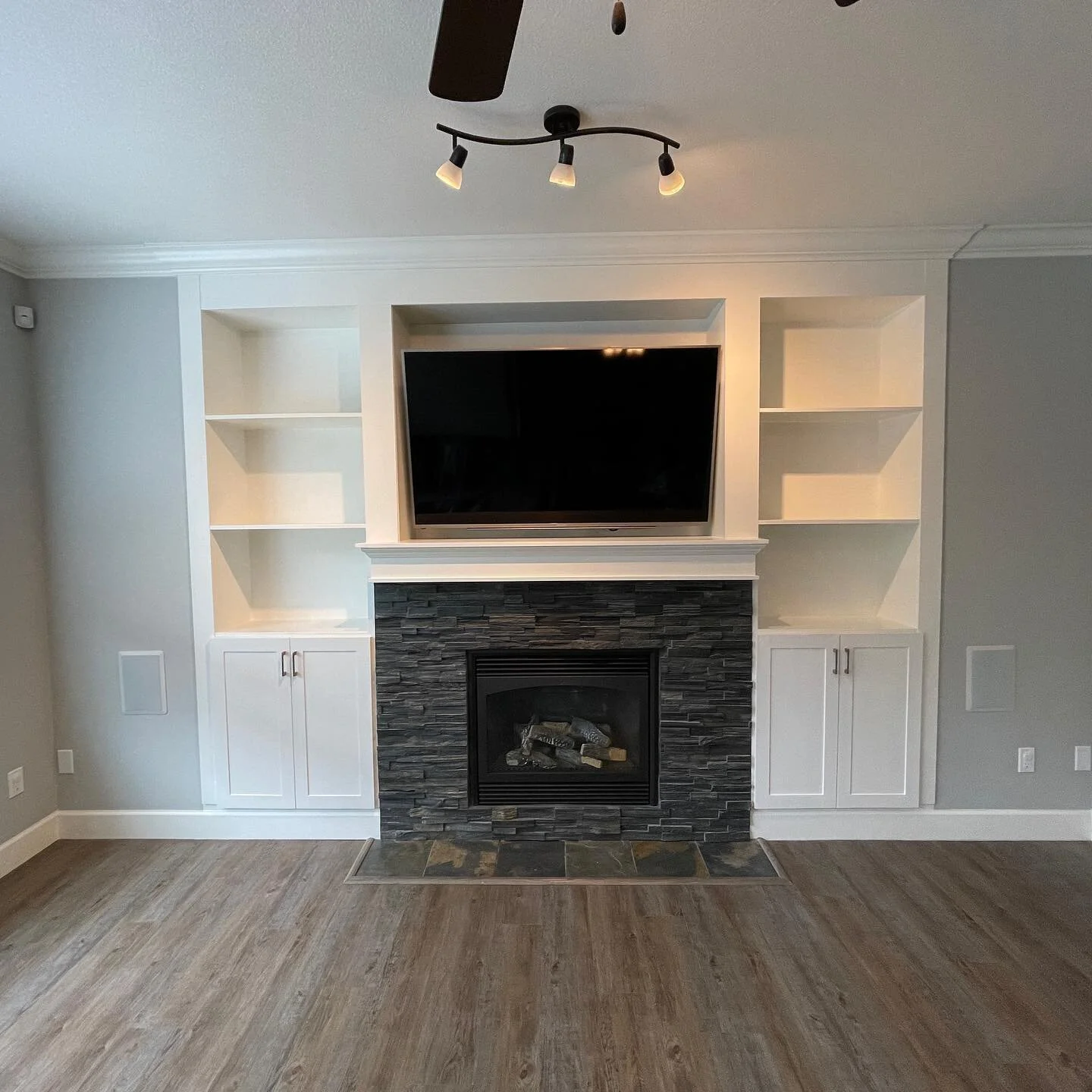 As DJ Khalid would say, another one ! Simple cabinets but totally changed the room