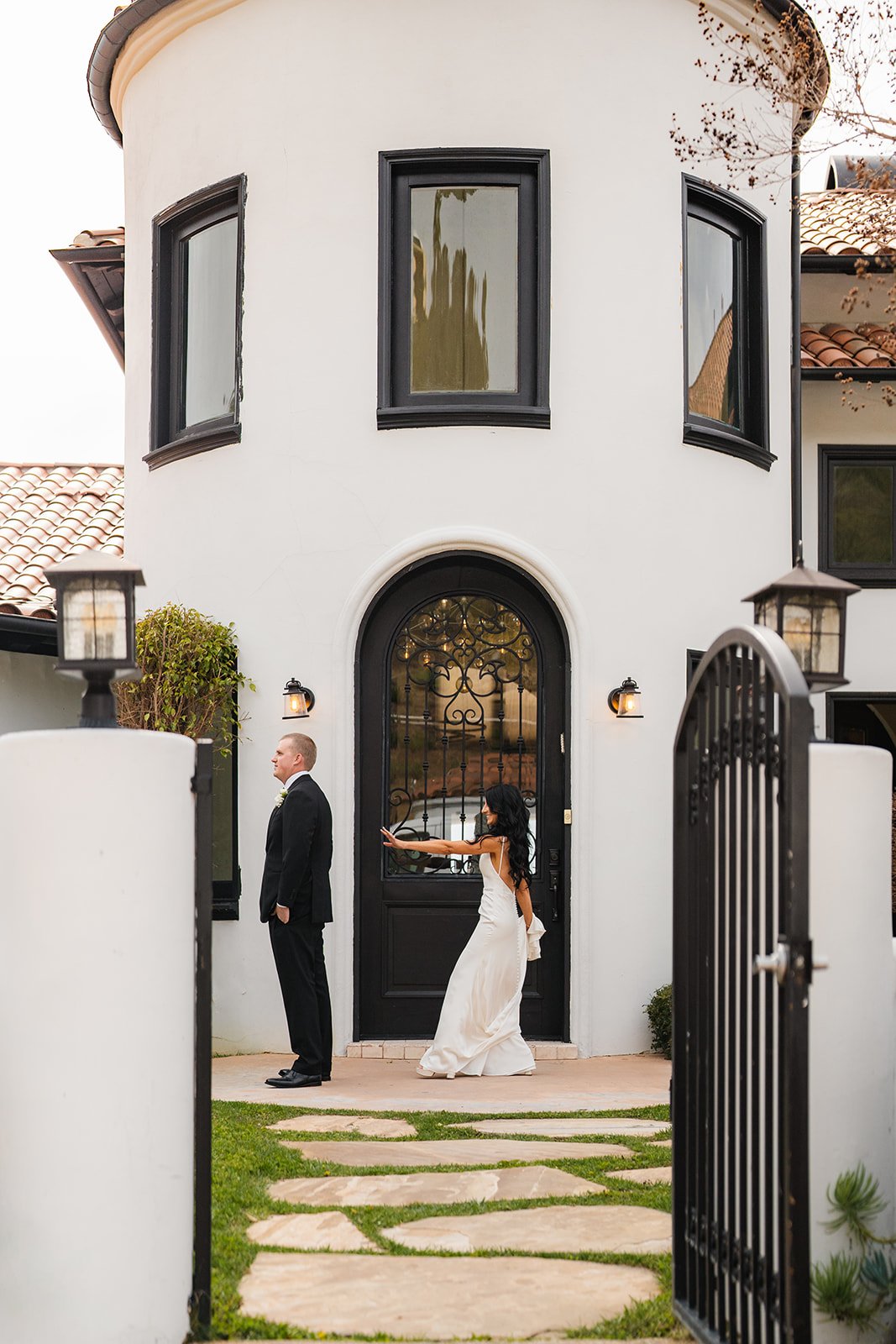 Bride and Groom First Look Photos _ Malibu Garden Estate Wedding _ Malibu California _ Pamela Tatz Photography-3.jpg