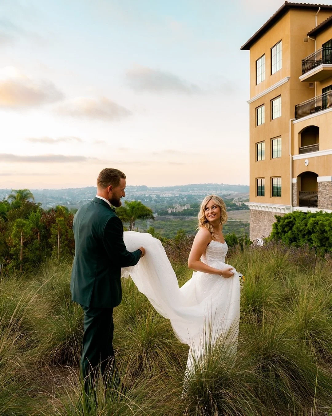 🌊 BREANA + CAMERON
Sneak peeks from this weekend
Coastal magic + modern elegance 

Venue | @westincarlsbad @westincarlsbadweddings 
Coordination | @beatificevents 
Photography + Videography | @pamelatatz 
Florist | @flowersforevercarlsbad 
Hair and 