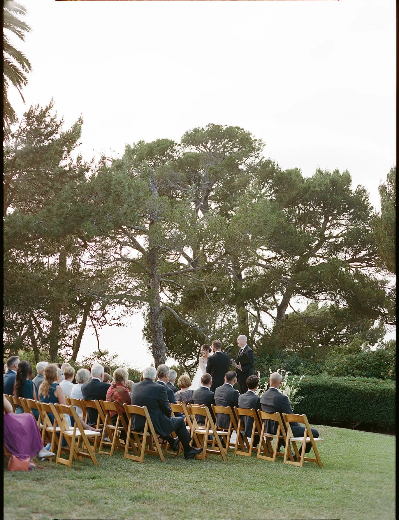 a contax 645 film photo of a wedding ceremony at la venta inn in palos verdes estates california