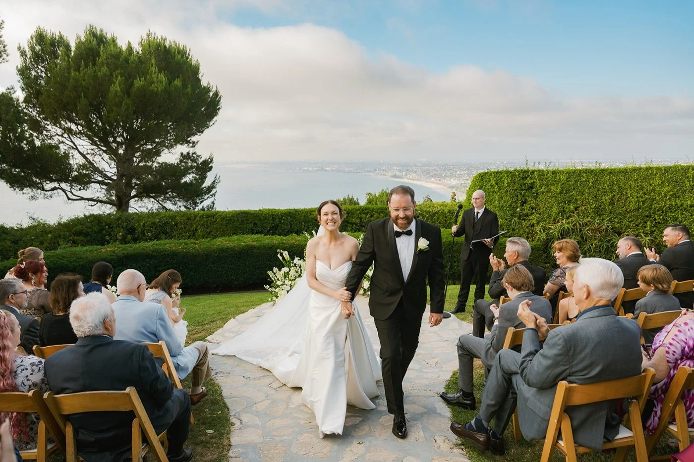 a wedding ceremony at la venta inn in palos verdes estates california