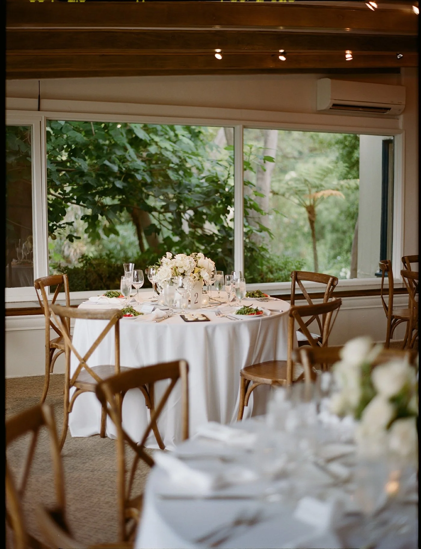 a contax 645 film photo of a wedding reception at la venta inn in palos verdes estates california