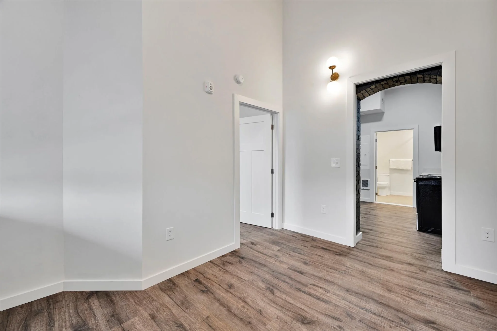 20-Apartment 314 - Living Area.jpg