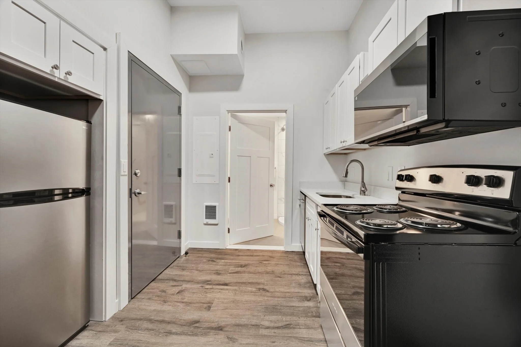22-Apartment 314 - Kitchen.jpg