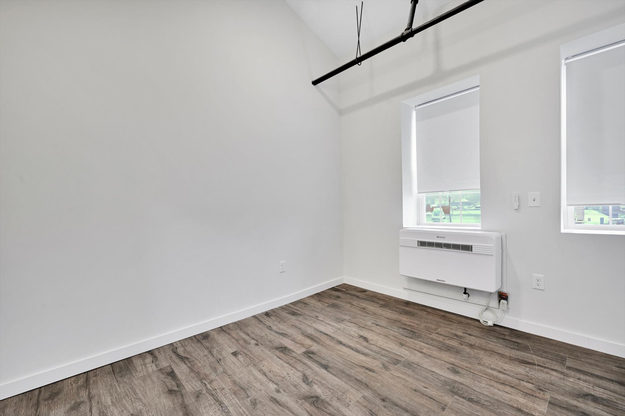 27-Apartment 314 - Bedroom.jpg