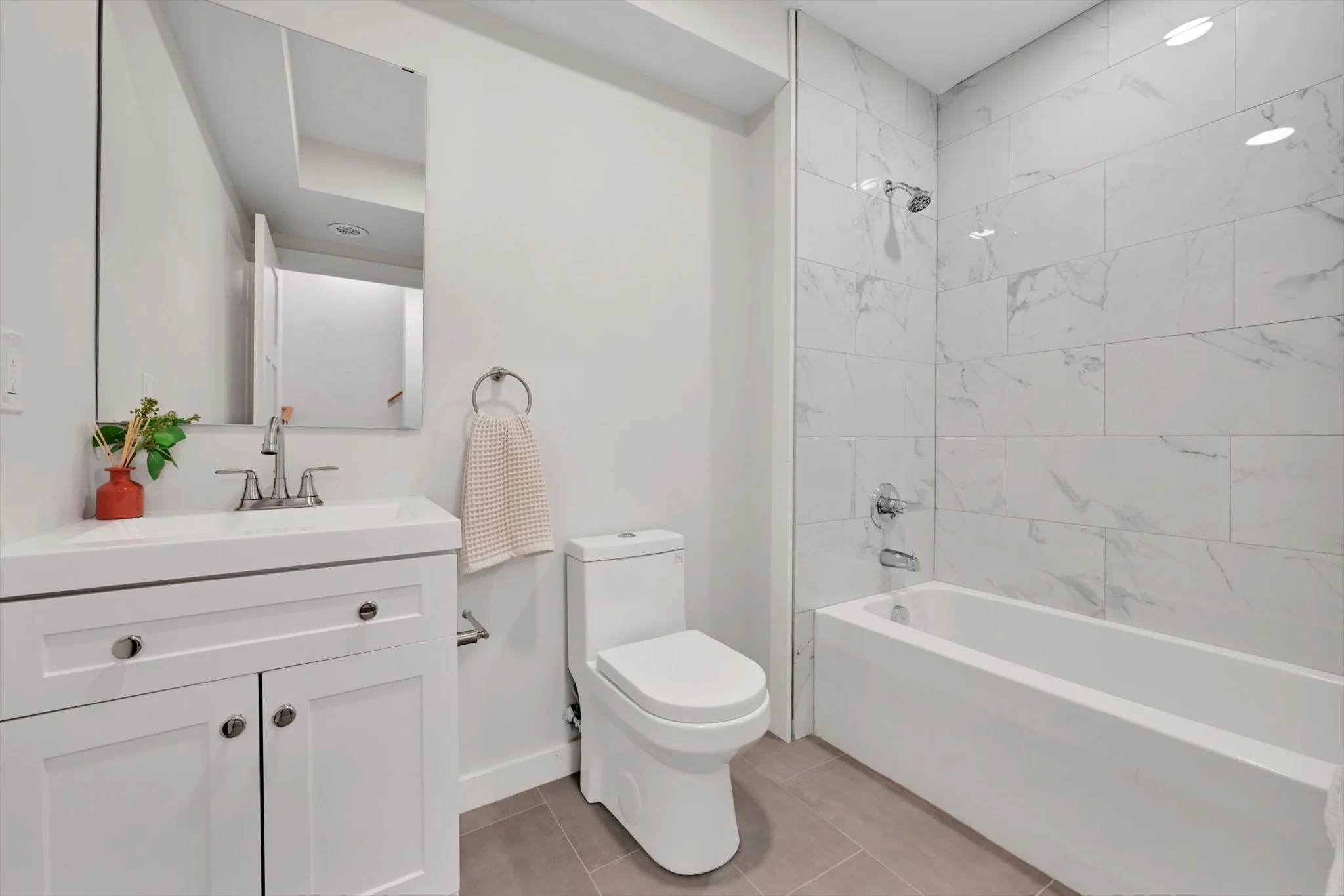75-Apartment 325 - Bathroom.jpg