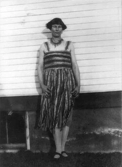 Slaughterback in 1926 wearing her rattlesnake skin dress