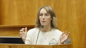 Arielle testifying