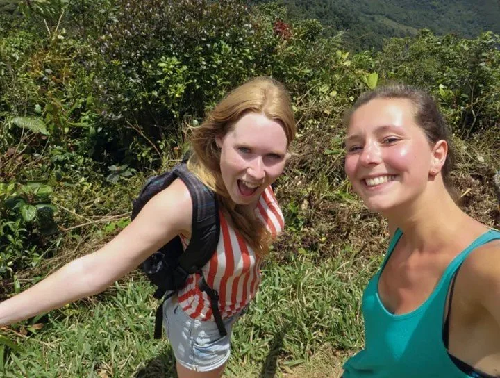 Kris Kremers (left) and Lisanne Froon (right)