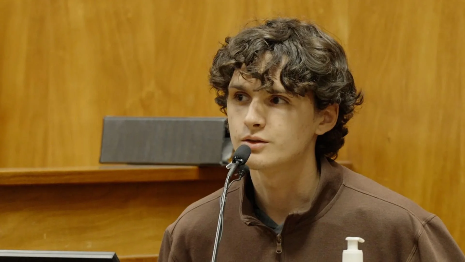 Emile Konig testifying against his dad