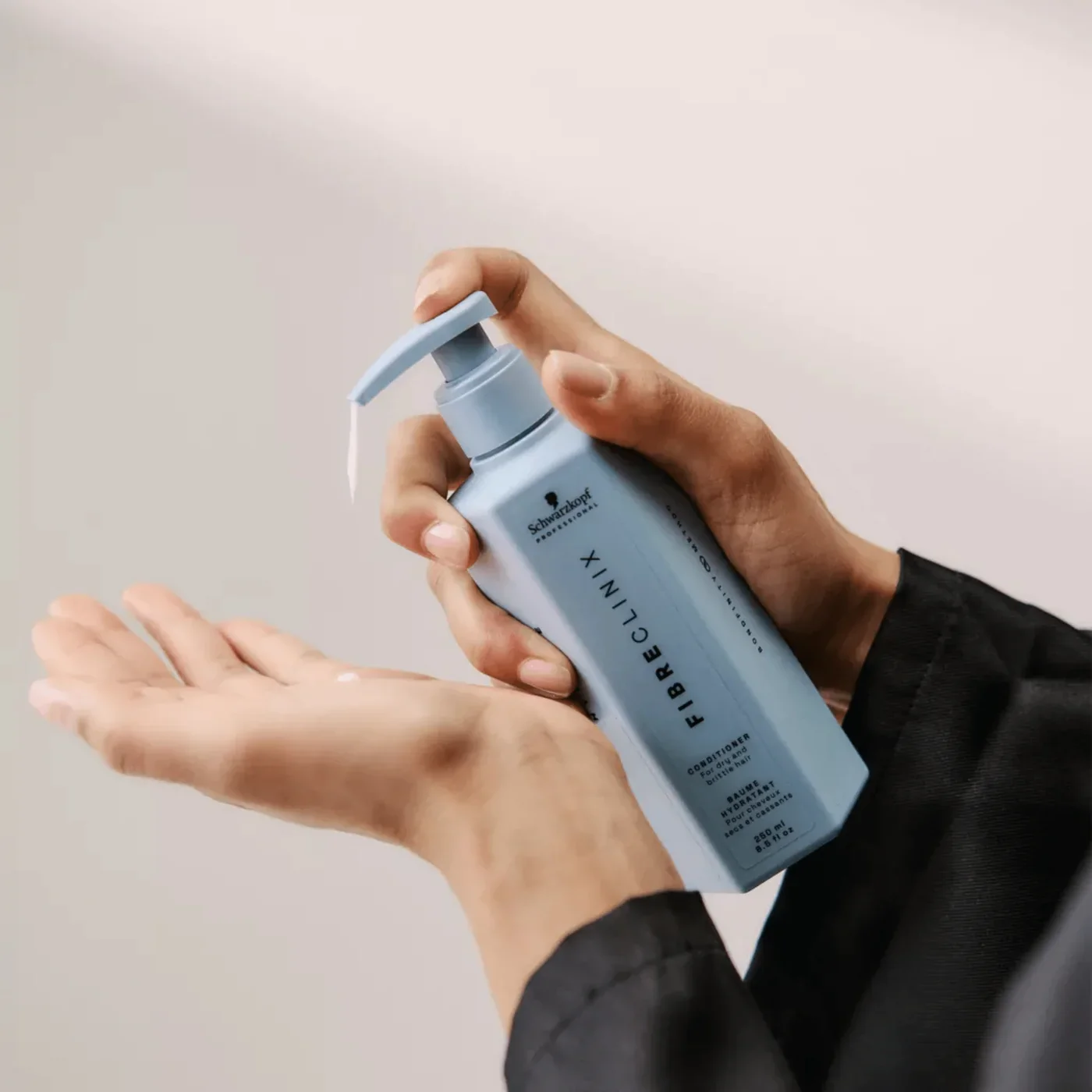 schwarzkopf-revitalisant-hydratant-fibre-clinix-1000-ml-6460950 (1).webp