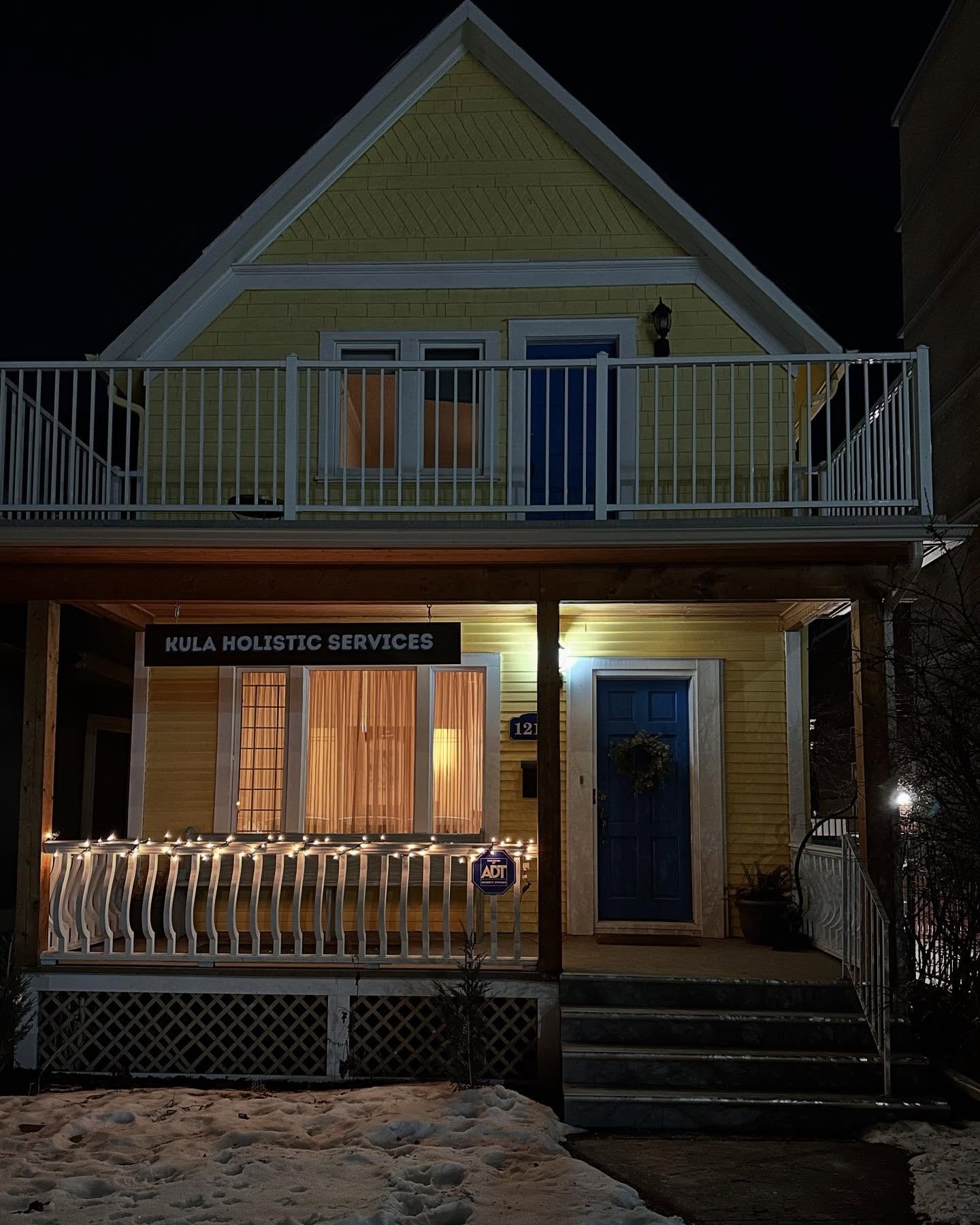 Come for a visit and a chat. It&rsquo;s warm inside &amp; we have the coffee and tea always ready to go. 

Bring your thermos (we also have mugs), slippers and sweats to settle into these cozy winter evening sessions ❄️🥰