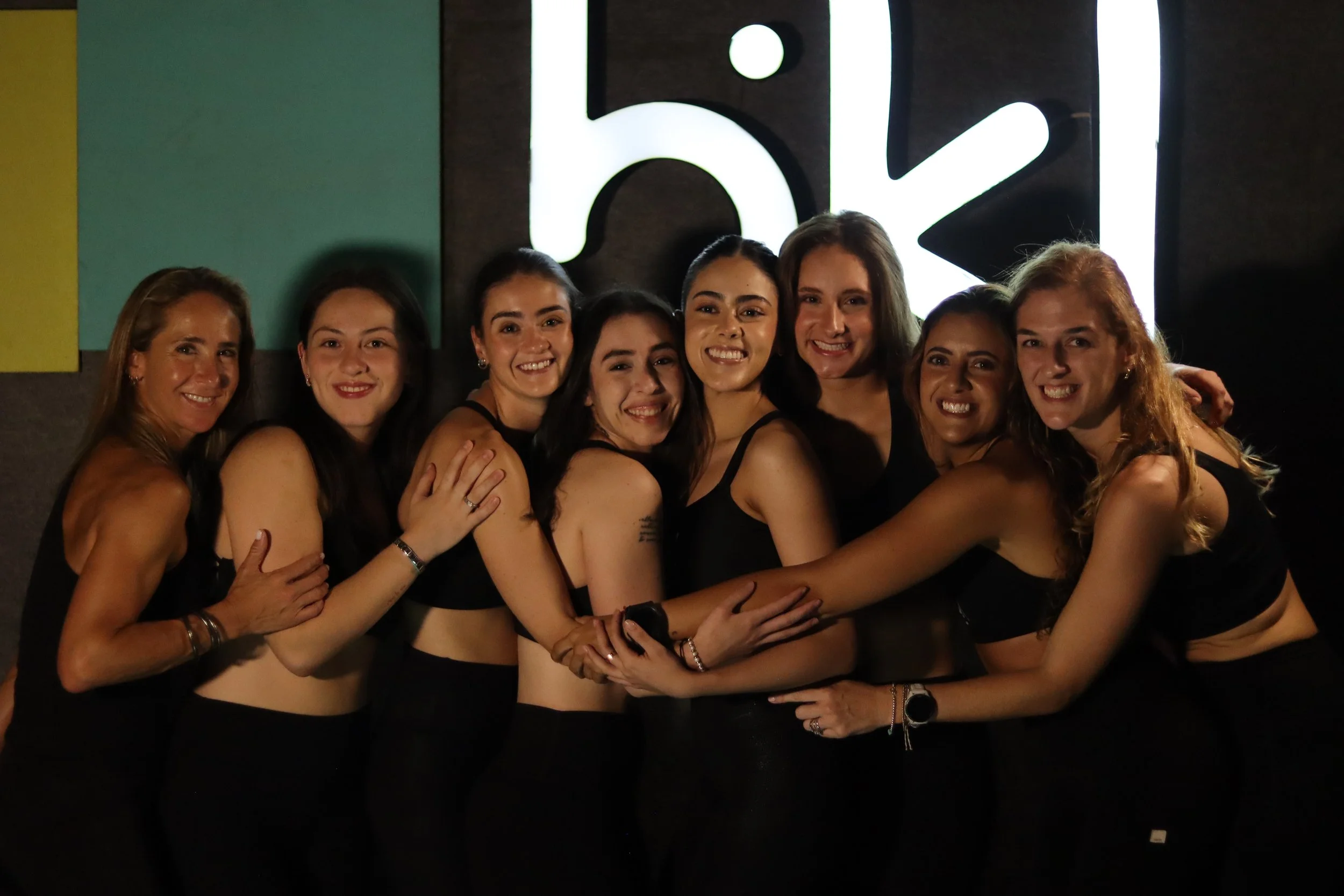 Equipo de coaches de Indoor Cycling de Bikla en Fithub Santa Fe