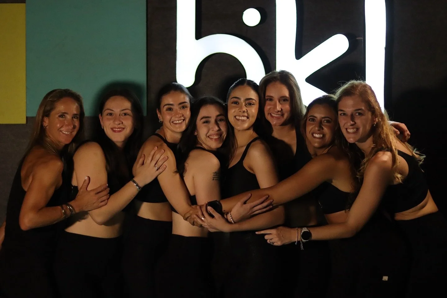 Hoy, en el Día Internacional de la Lucha contra el Cáncer de Mama, nos unimos para recordar que el movimiento es más que ejercicio: es prevención, cuidado y vida
En Bikla creemos que cada pedaleo es un recordatorio de la f