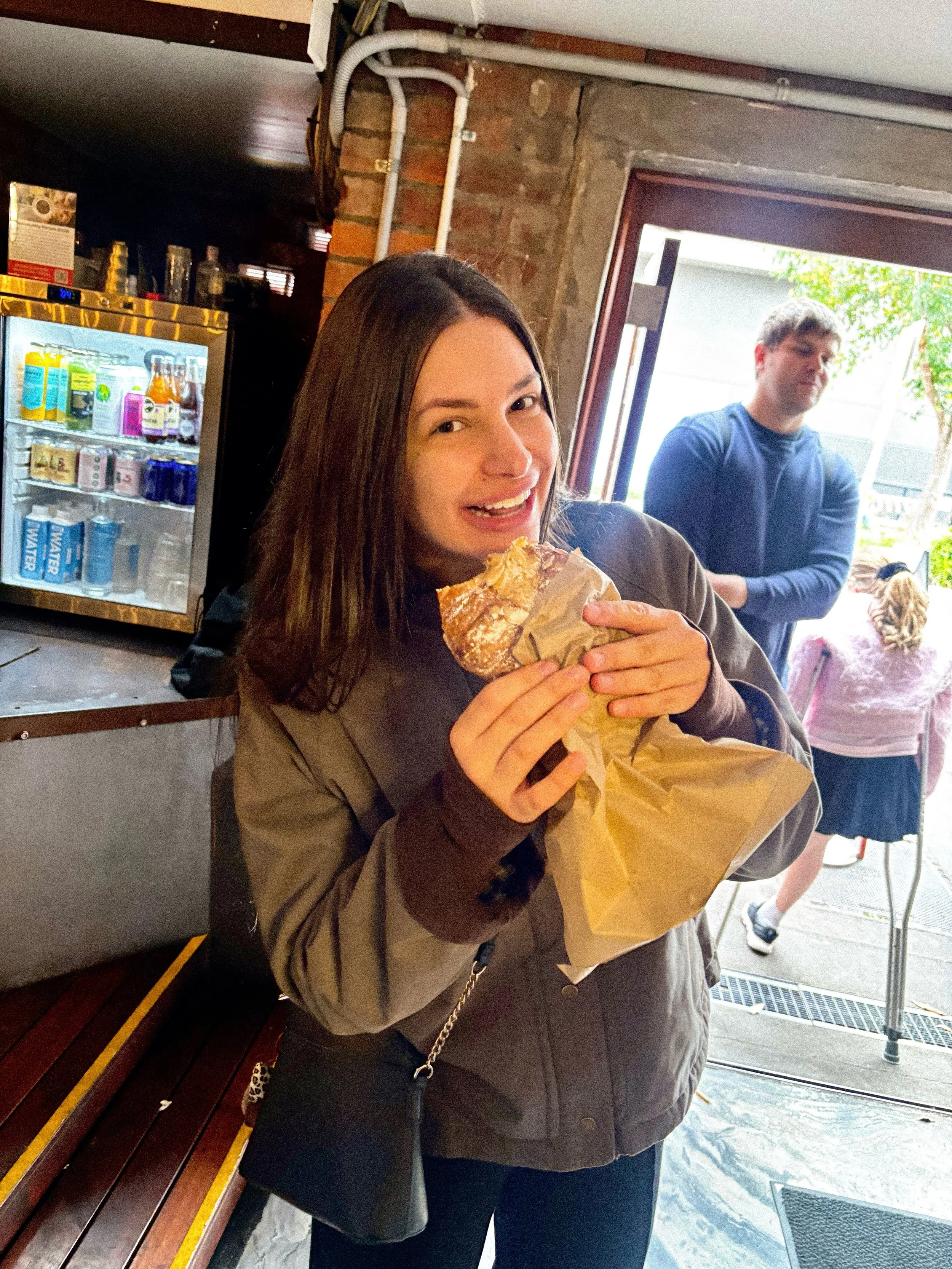 &ldquo;Still trying to find a better almond croissant 🥐&rdquo; - Ashleigh. 

I couldn&rsquo;t believe it had been 3 years since we last saw you Ash!! 😱 time flies&hellip; 

#christinasvibescafe #itsavibe #thebestofthebest