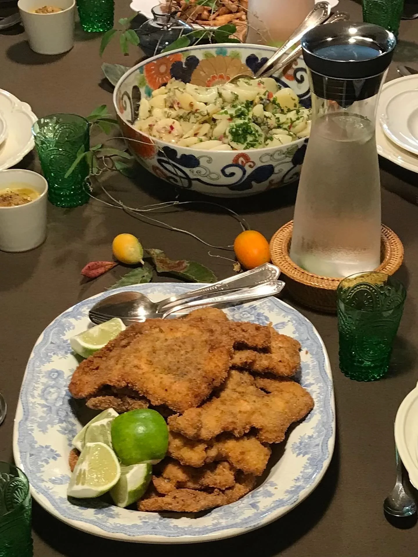 オンライン料理教室
今週の土曜日11月8日10:00-11:30にオンラインを開催します。テーマはリクエストにお答えしてドイツ料理です。シュニッツェルに付け合わせのさつまいもサラダです。デザートはエレガントのりんごのタルト。
写真はクッキングホリデーの時に同じメニューを作った時のお写真しです。
お教室はリアルタイムでも、録画視聴でもご覧いただけます。ご参加をお待ちしてます❤️