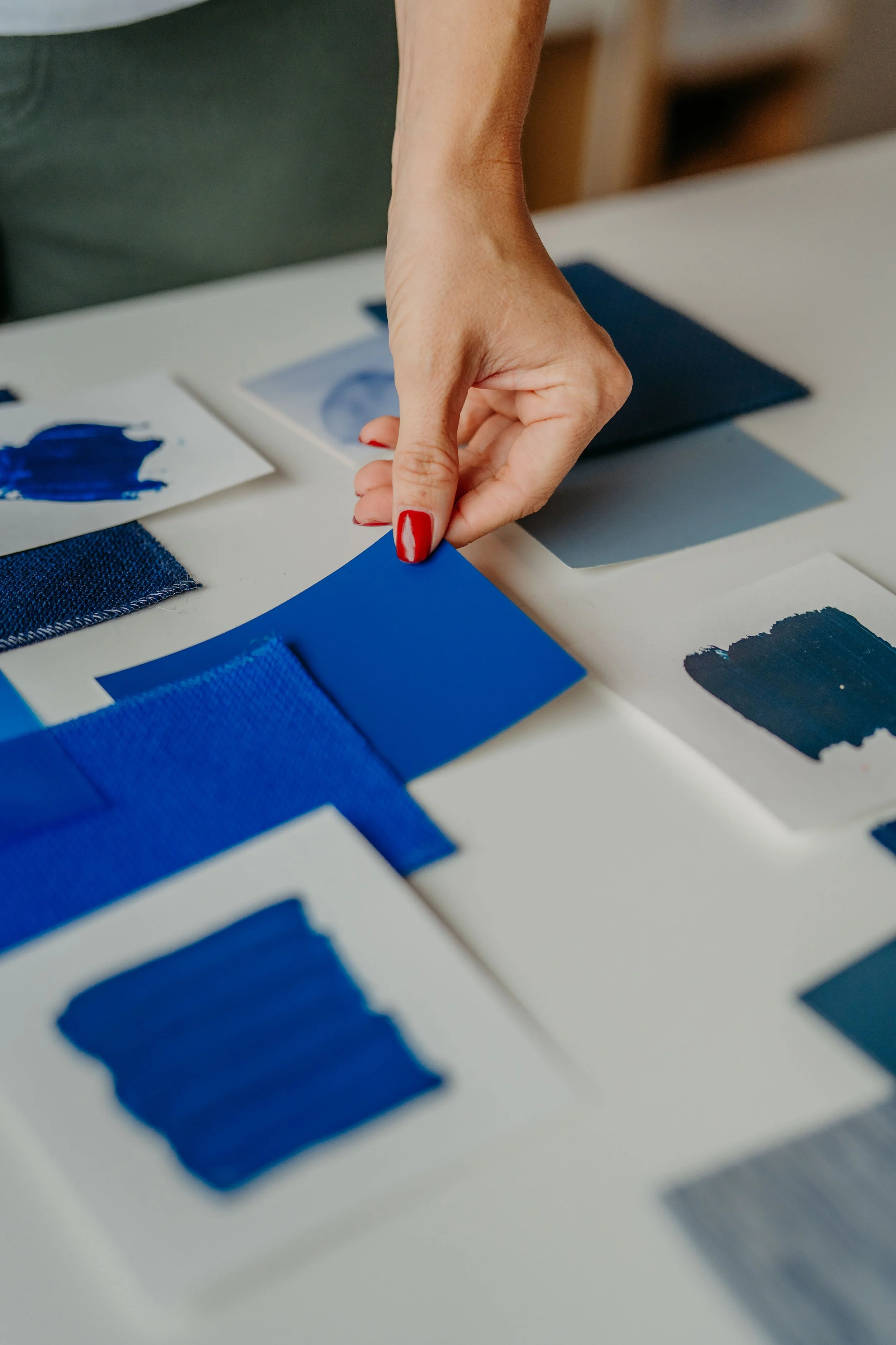 Die richtige Farbe und den richtigen Farbton für die DNA eines Unternehmens finden