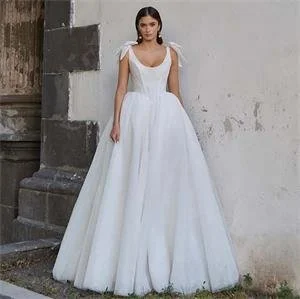 LA25240 Delphine