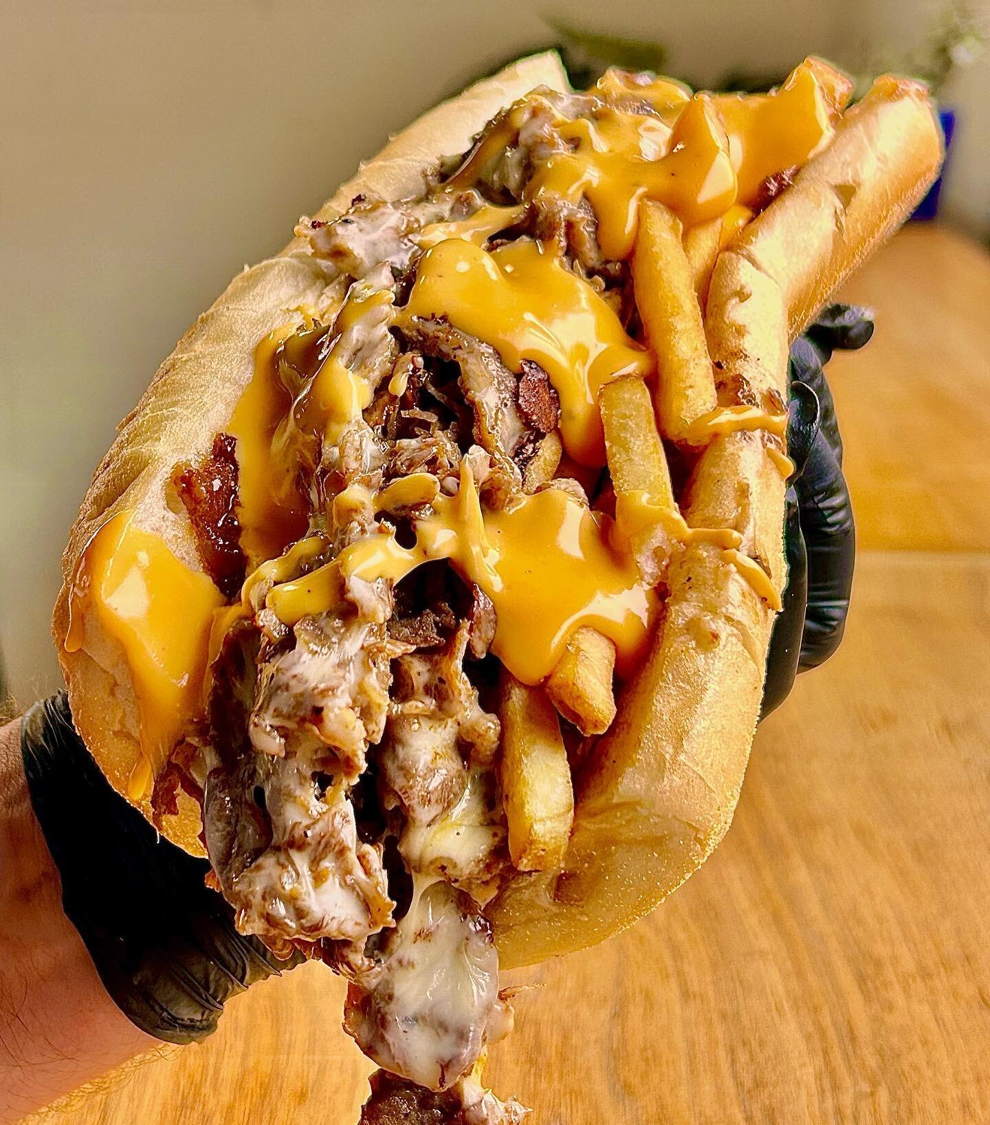 🚨 THE HOT MESS CHEESESTEAK IS BACK TOMORROW! 🚨

Shaved ribeye/ bacon jam/ American cheese/ fries/ smith sauce/ topped with beer cheese 😱 

TOMORROW (5/10) 11AM to 9PM 🙂