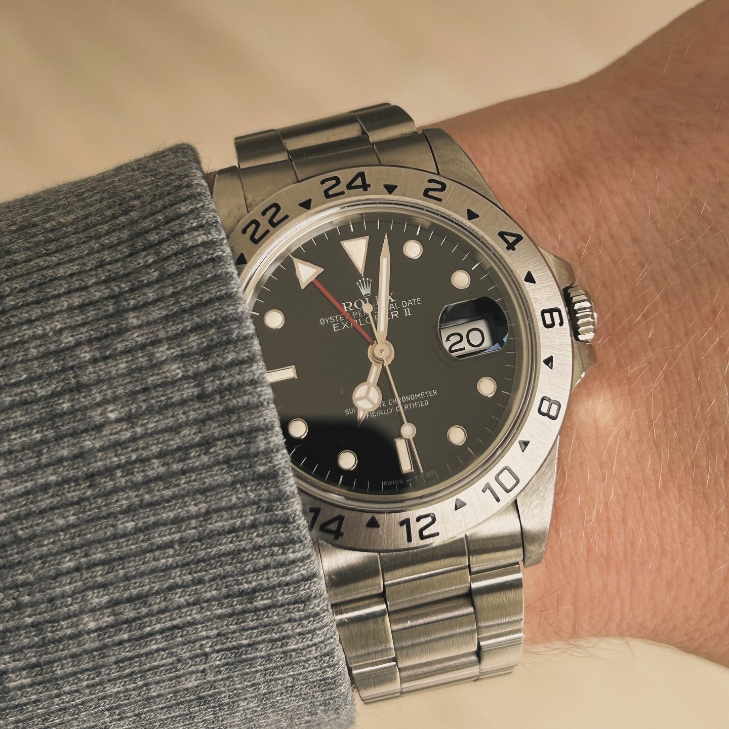 Will this be your Xmas companion? #xmas #christmas #watches #watch #watchoftheday #watchesofinstagram #watchlover #watchfam #watchenthusiast #watchcollector #watchcollection #watchcommunity #watchcollecting #watchessentials #wristporn #wristwatch #wr