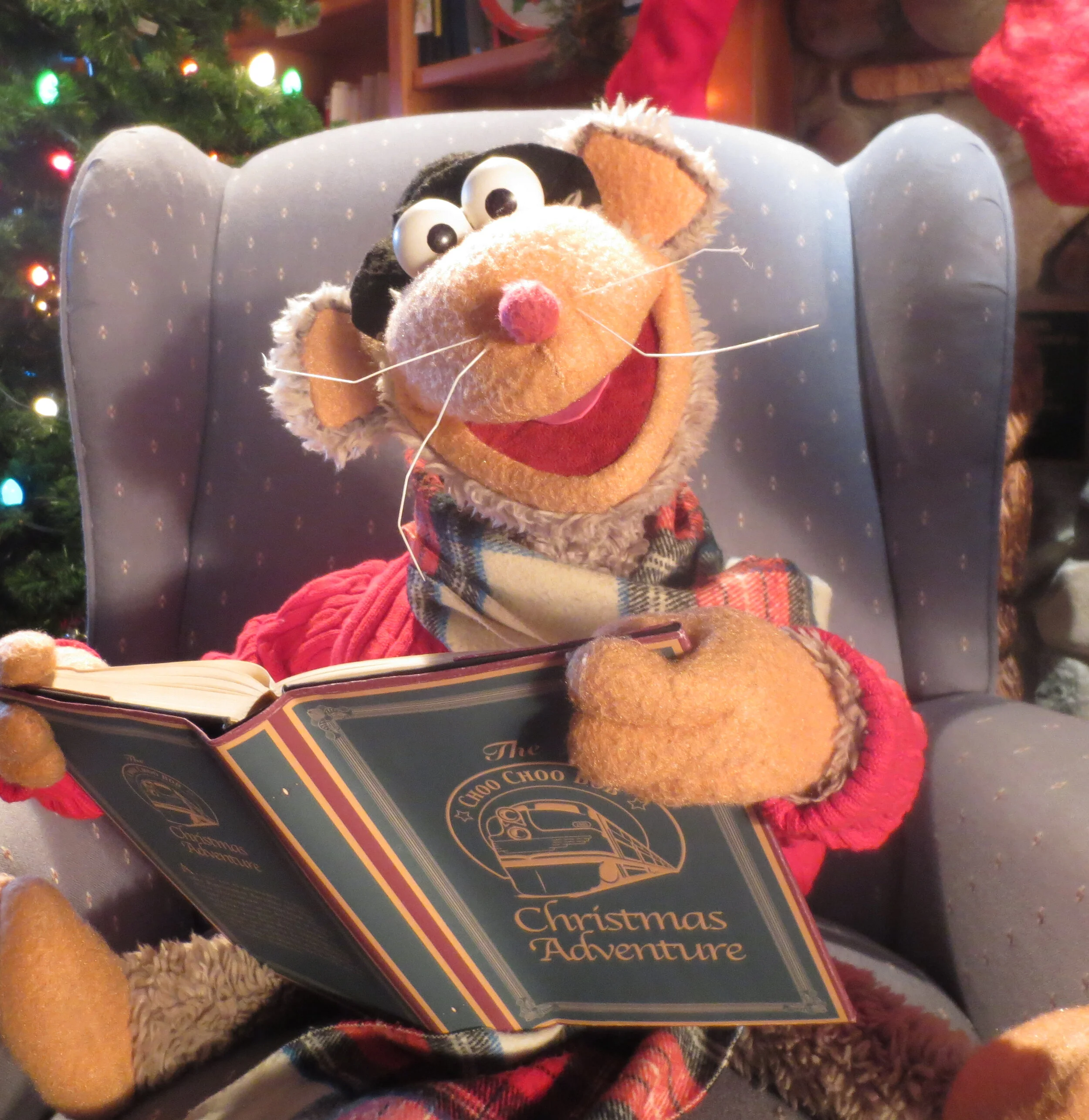 Christmas_Charlie_Chair_2 copy.jpg