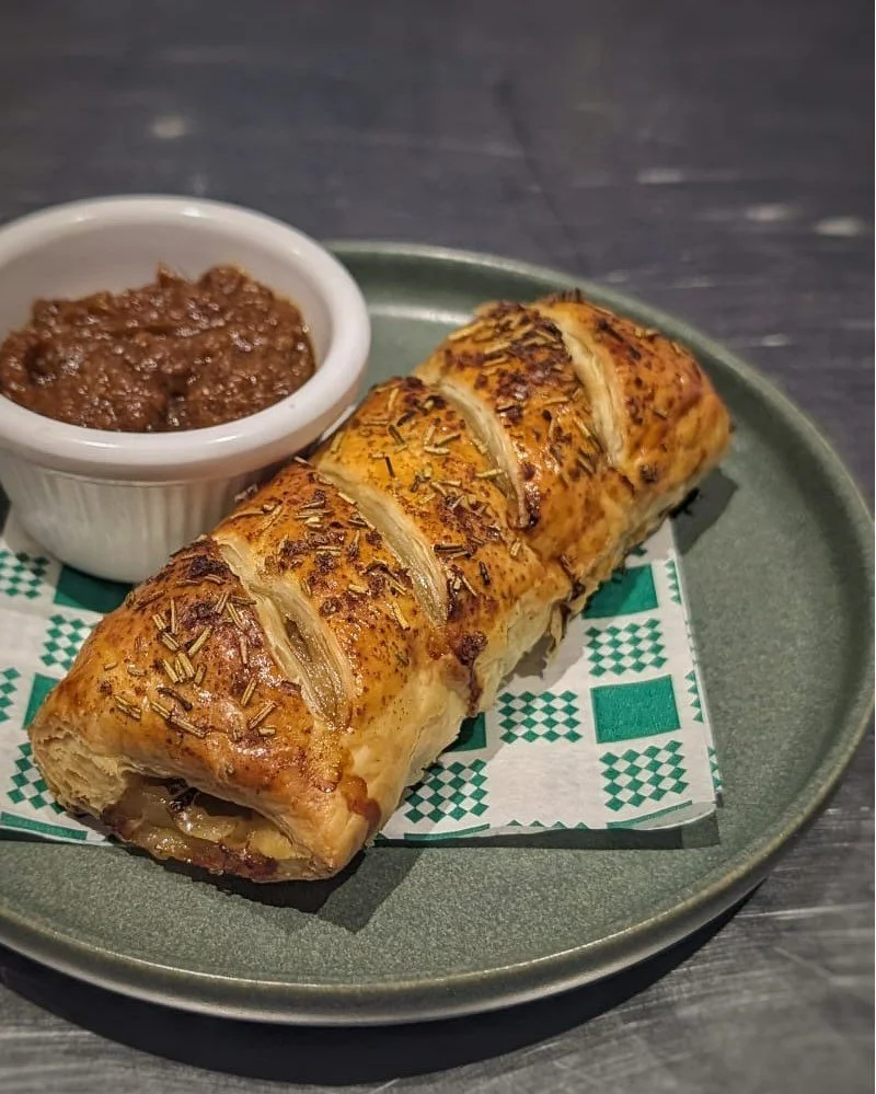 Weekend special alert!

Homemade lamb &amp; rosemary sausage rolls with spicy smoked chilli relish, the perfect nostalgic snack. 

Limited supply, don&rsquo;t miss out!

#therockleypub #centralwestnsw #bathurstnsw #PubSpecials #bathurstpubs