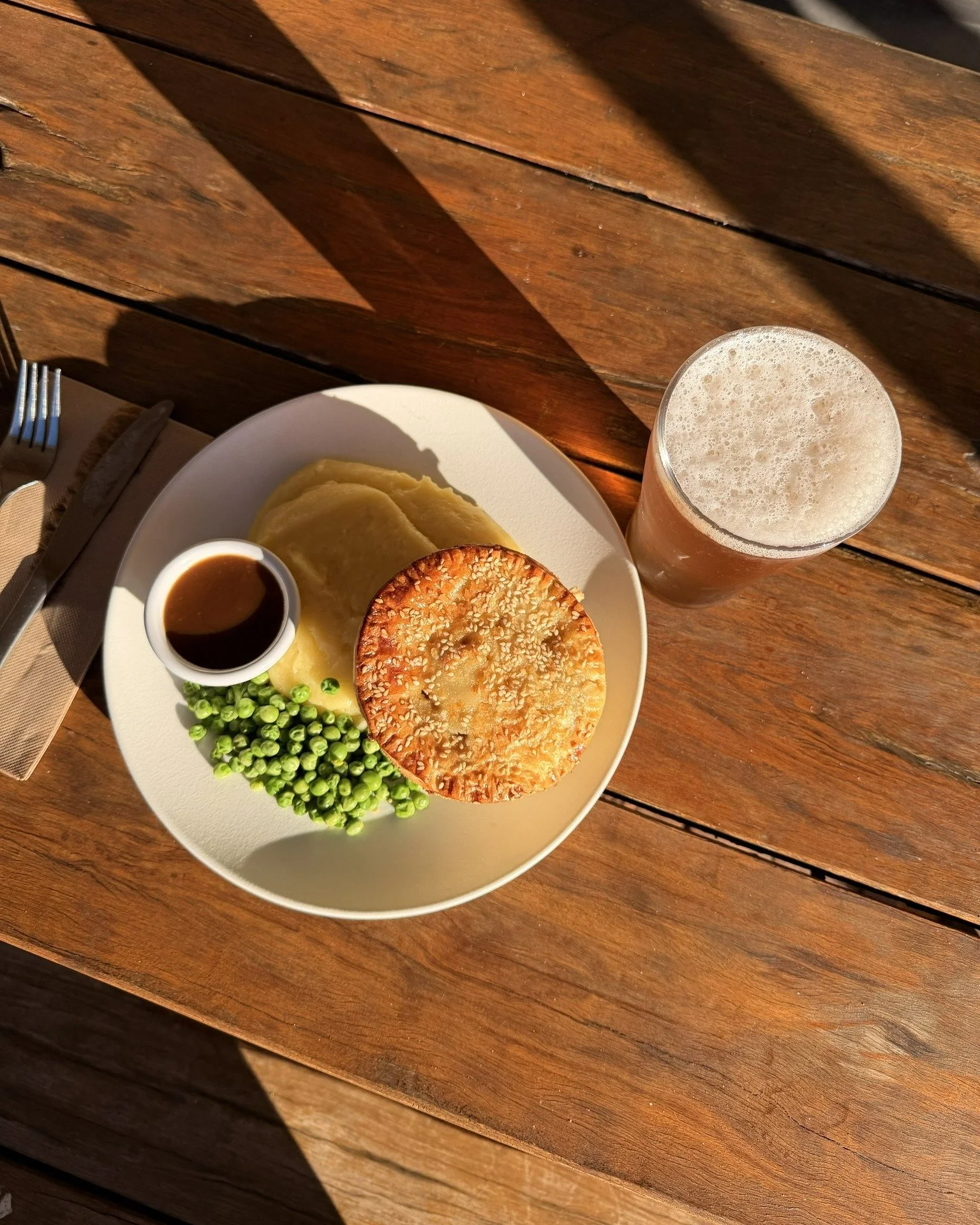 Fridays are for pies. 

Join us for our weekly pie special. A new pie each week, made fresh by our chefs, with your choice of house wine or pint for $28. 

So, drop by for a quick lunch or settle in by the fire and ease into the weekend.

#therockley