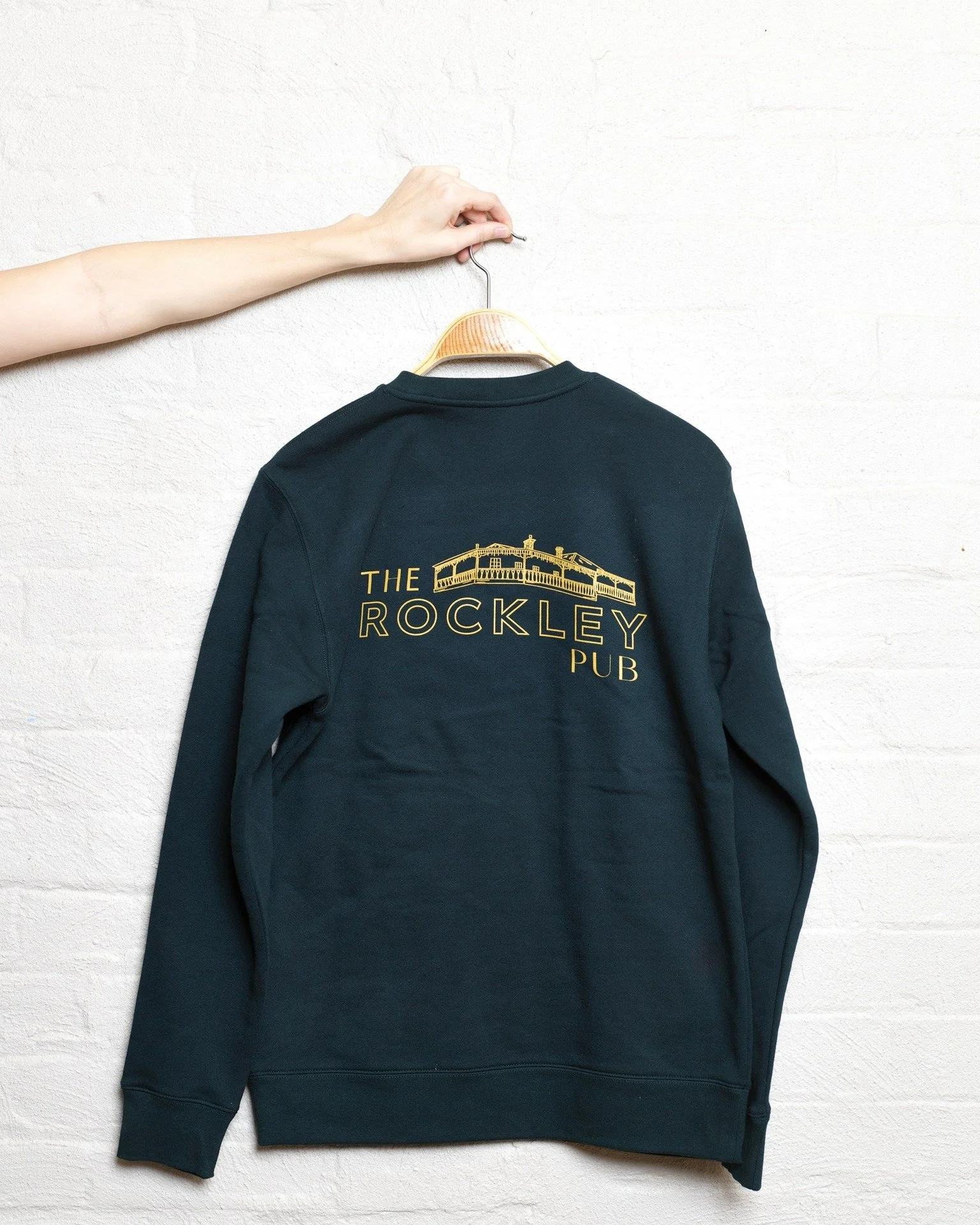 The Rockley Pub merch is now available online.

Crew neck jumpers, t-shirts, caps &amp; stubby holders, everything you need to represent your favourite country pub.

Shop now via the link in bio.

#therockleypub #bathurstnsw #centralwestnsw #merch