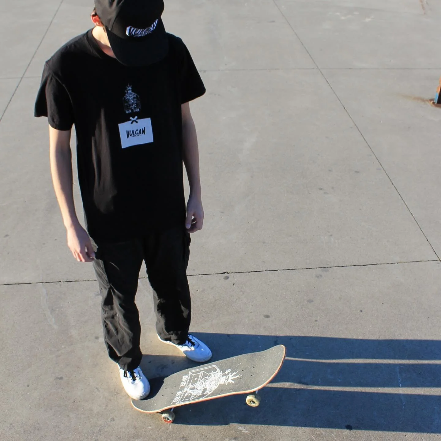 @jordanwmeyers with a fresh set up including  @barrierkult X Vulcan Bolts griptape. 

Ask for it at your local shop. 

#barrierkult #baku #vulcanboltsteamrider