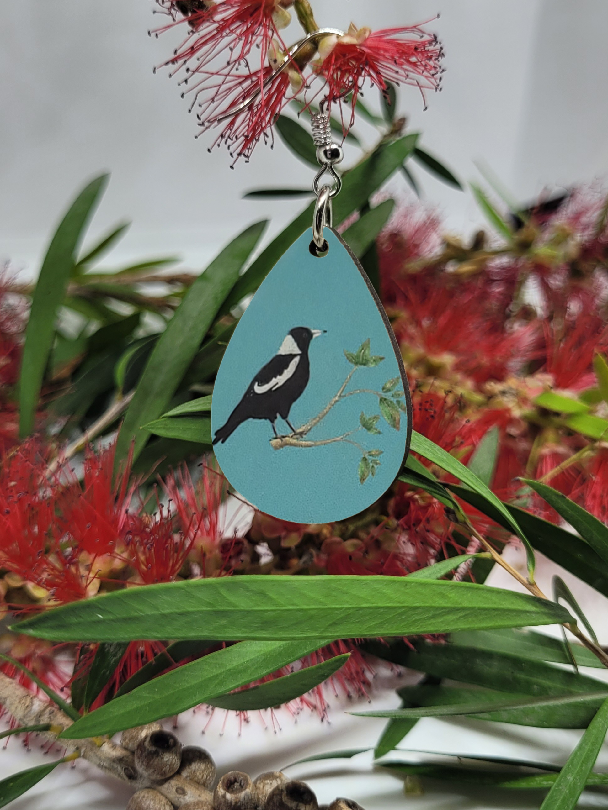 magpie teardrop.png