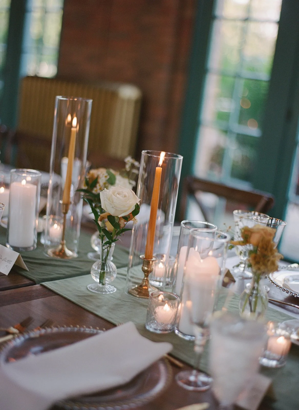 chicago-film-wedding-photographer-table-setting-beeswax-tapers-green-runner-08.jpg