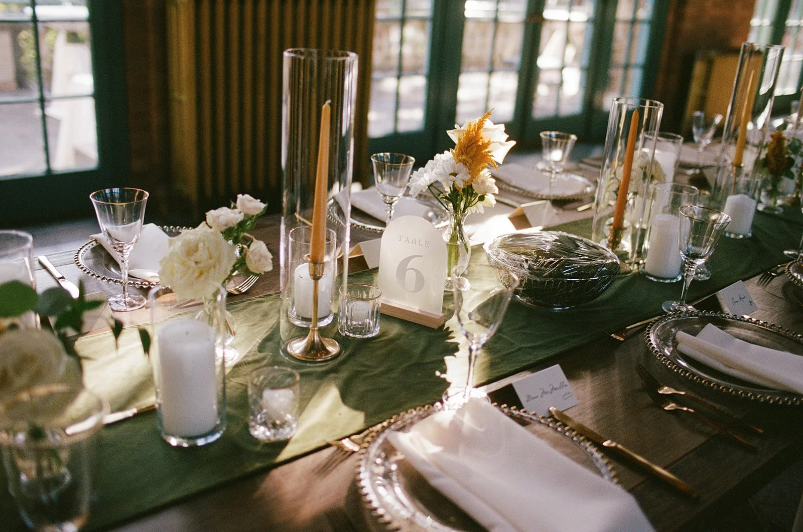 chicago-film-wedding-photographer-table-setting-green-runner-gold-chargers-30.jpg