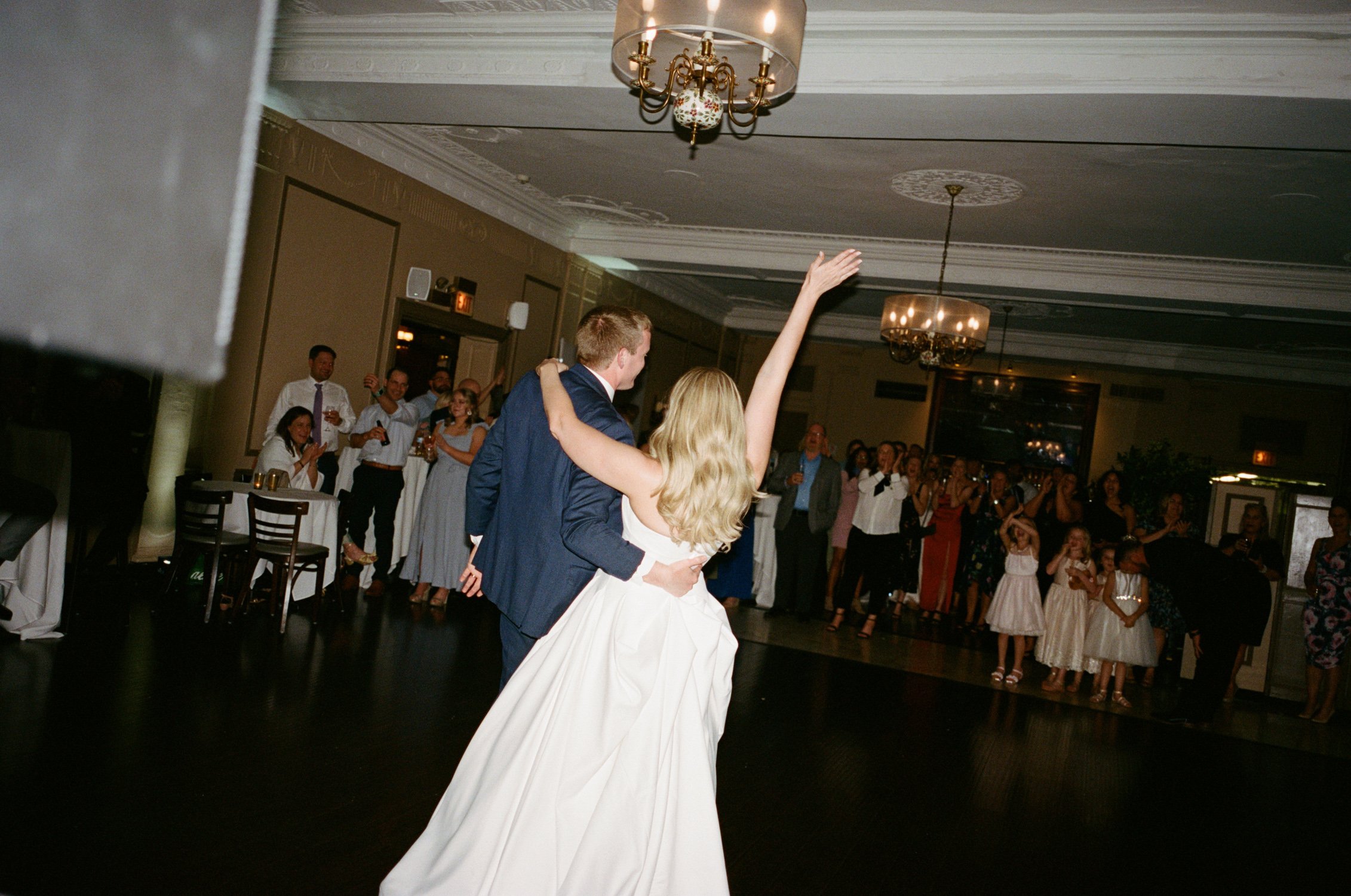 salvatores-wedding-film-photographer-0029.jpg