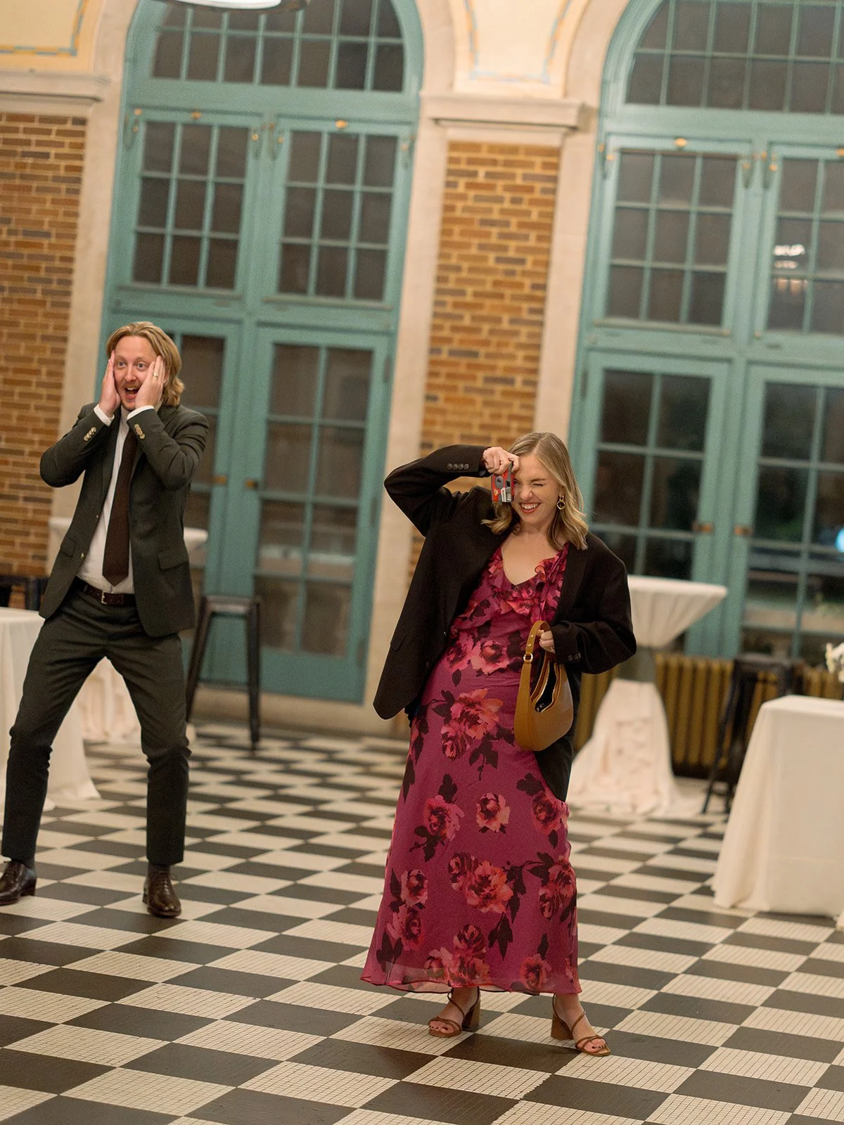 chicago-wedding-photographer-reception-guests-dancing-checkered-floor-07.jpg