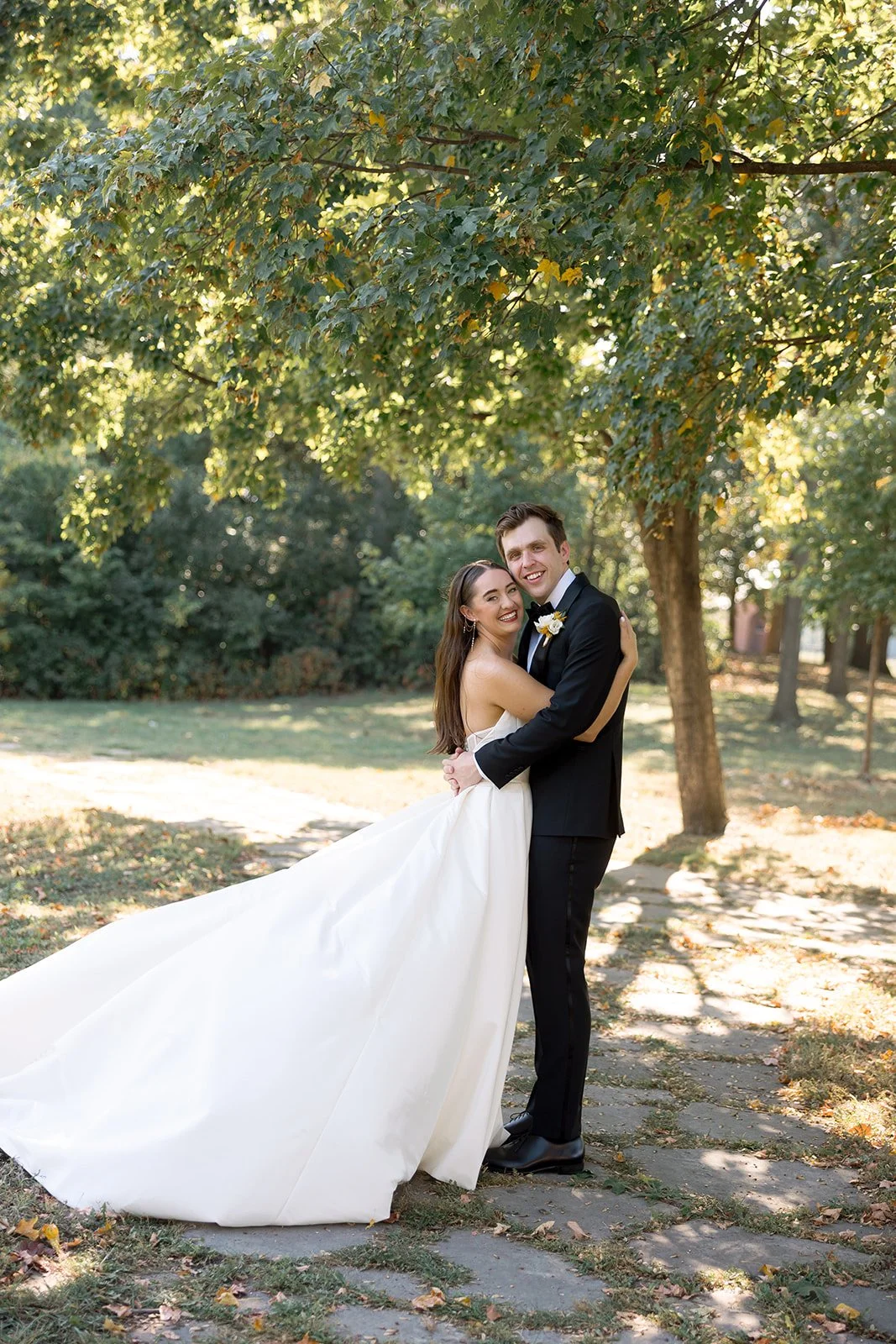 chicago-wedding-photographer-couple-portraits-laughing-autumn-trees-04.jpg
