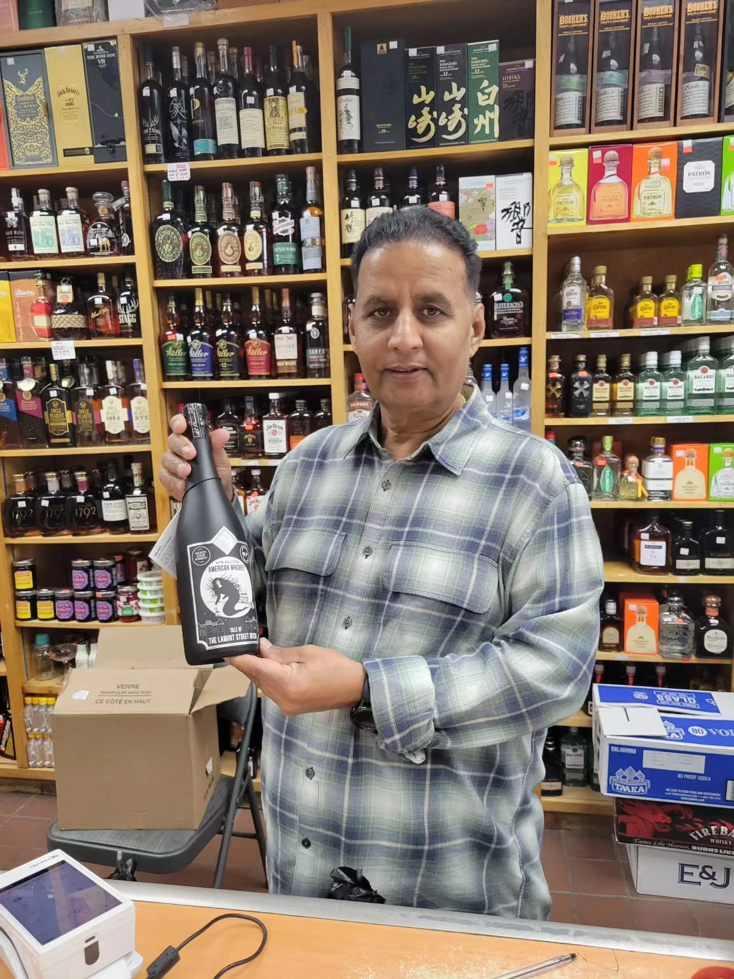 Delilah Covenwood was spotted spreading her spellbound spirits throughout Cleveland Park! 🔮🥃🧹

You can now find Tale of the Lamont Street Witch at @cpwinespirit and behind the bar at @fatpetesbbqofficial! 

#LamontStreetWitch #MtPleasantClubWhiske