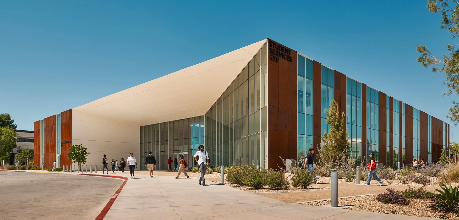 20044_AVC Student Services_Exterior Photo 01.jpg