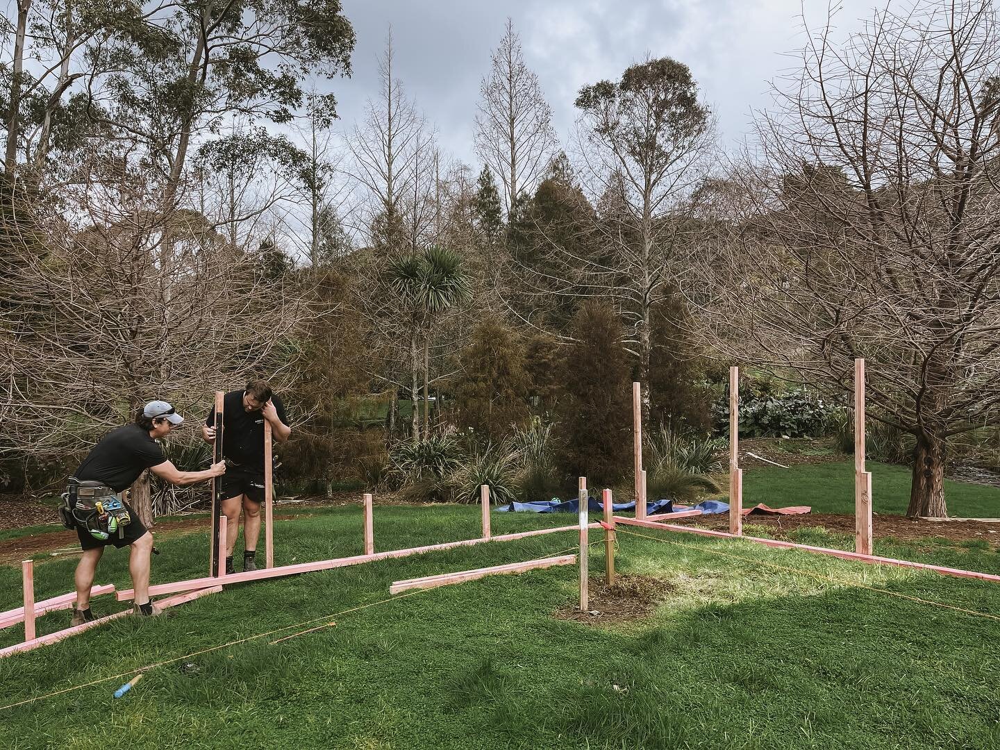 Kicking off on site in Ōmokoroa this week! Making a start with the profiling and getting ready to whack in some test piles for a large cantilevered floor 🤙🏽 

#newbuild #building #construction #siteprep #kiwibuilder #homebuilder #ōmokoroa