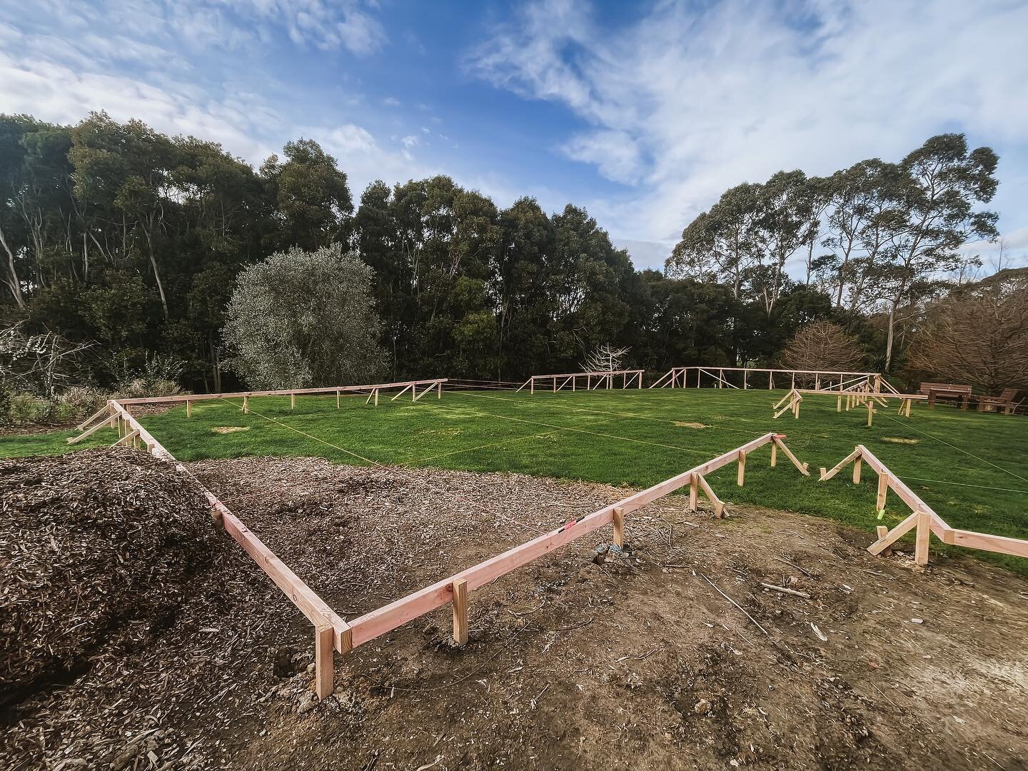 Last week we finished setting out the profiles and we are now ready for test piles which will likely be hammered anywhere between 12-16 meters in to the ground. 

The garage wing of this home will be over a @cupolex_nz slab and the main living area o