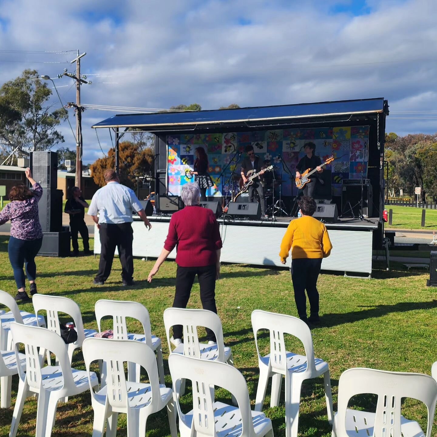 Aaron and Rosie getting you all up dancing at the Mallee Almond Blossom Festival