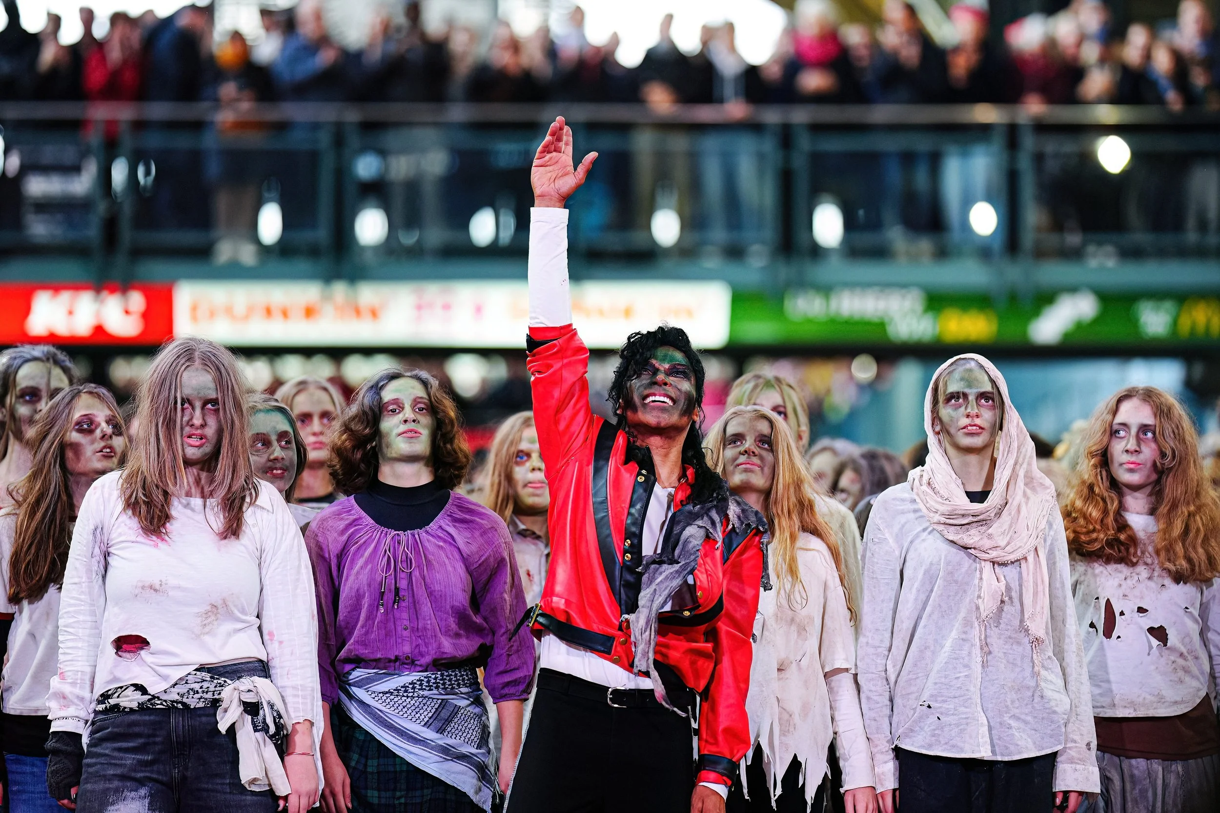 "Thriller" Flashmob im Hamburger Hauptbahnhof